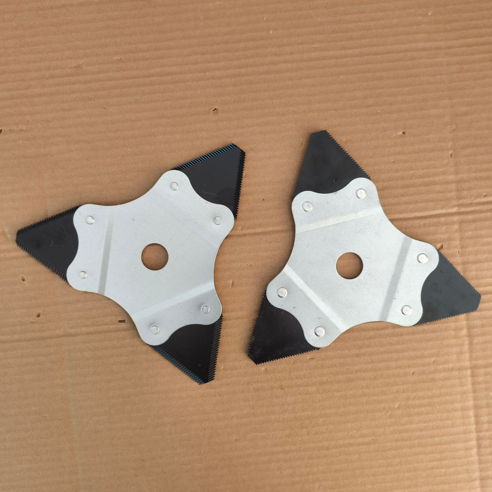 LƯỠI CẮT CỎ 3 CÁNH SIÊU BÉN CÓ RĂNG CƯA_thumbnail_4