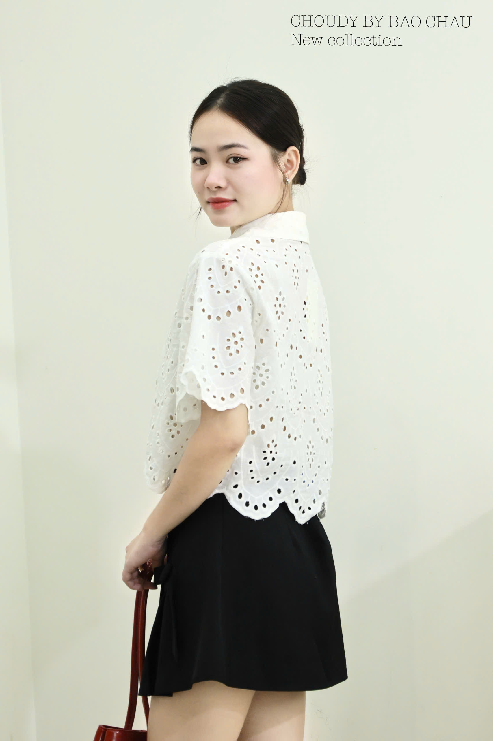 SALE U771 ÁO KIỂU ĐỤC LỖ TRẮNG_thumbnail_3