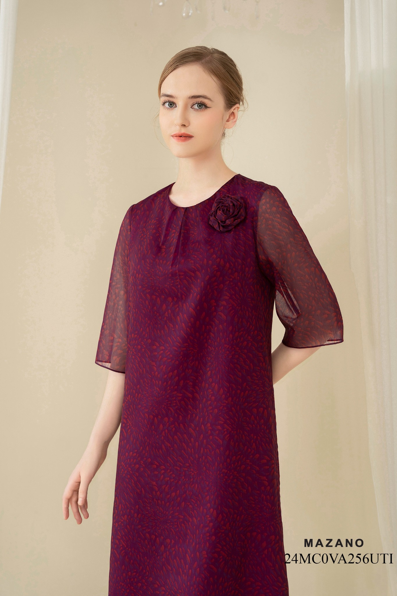 Váy Đầm Suông Vải voan xước Hoạ tiết cách điệu Đính hoa thủ công Cổ tròn Tay lỡ Dài qua gối_thumbnail_2