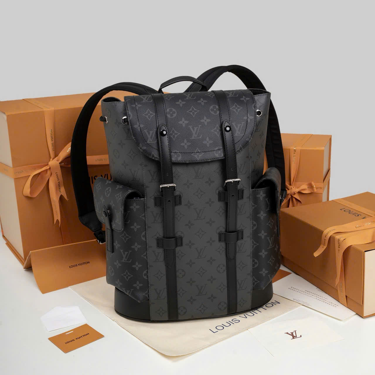 Balo nam LV Christopher PM Monogram Eclipse hoa đen