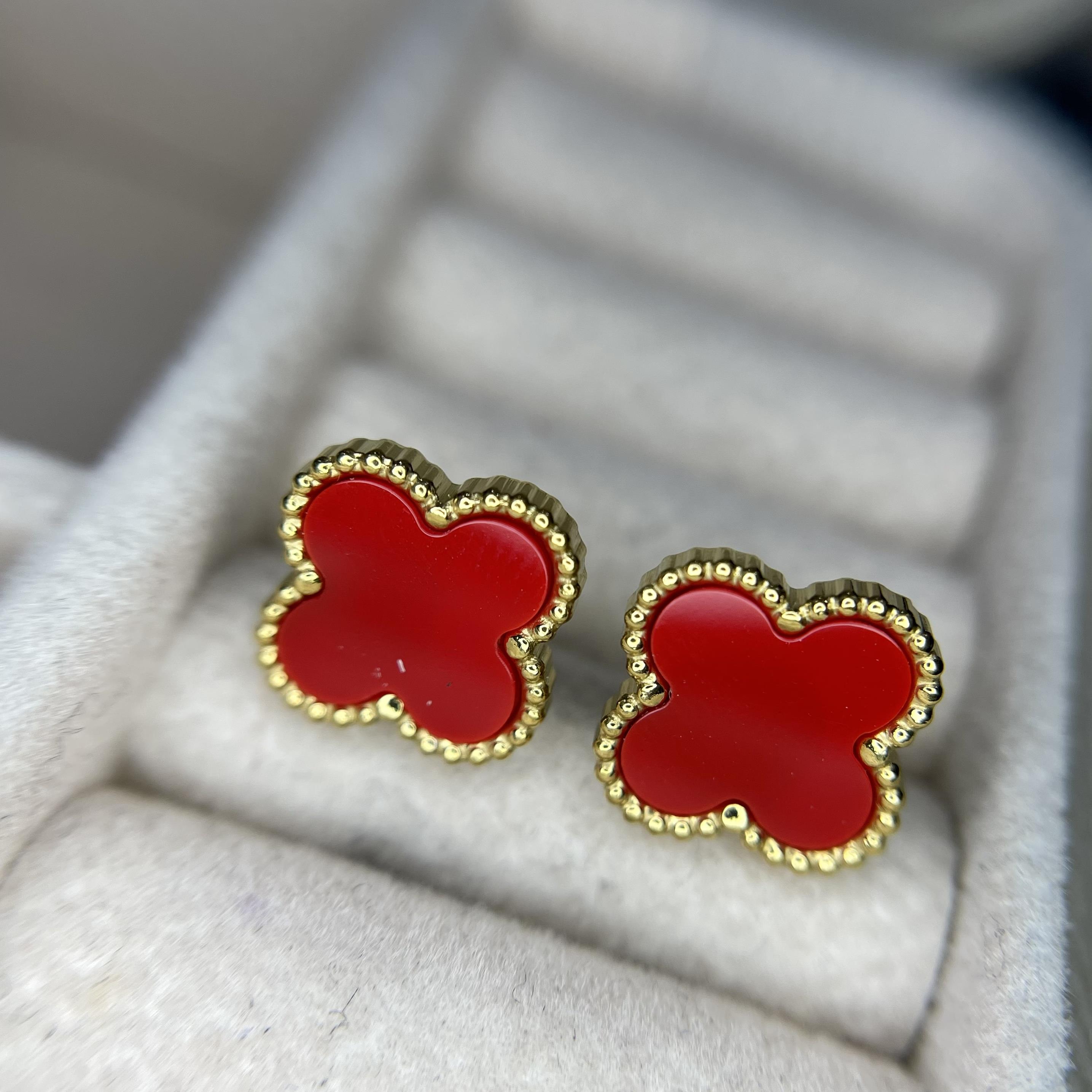 khuyên kiểu cặp cỏ bốn lá màu đỏ tươi thắm viền bi vàng sang trọng