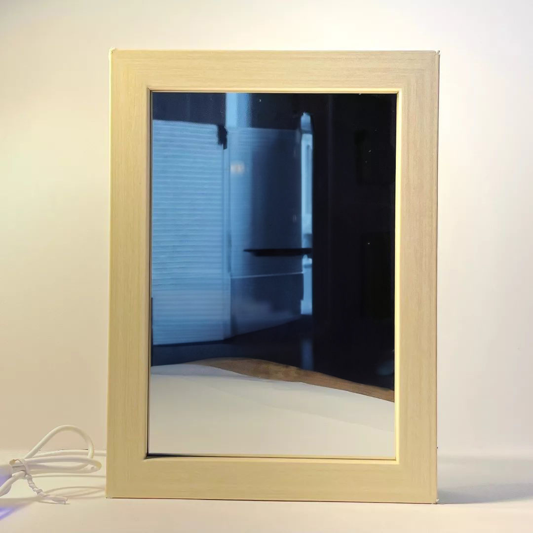 Tranh gương đèn LED in ảnh cá nhân hóa – Quà tặng tốt nghiệp ý nghĩa dành cho bạn bè, người thân kỷ niệm ngày ra trường_thumbnail_1