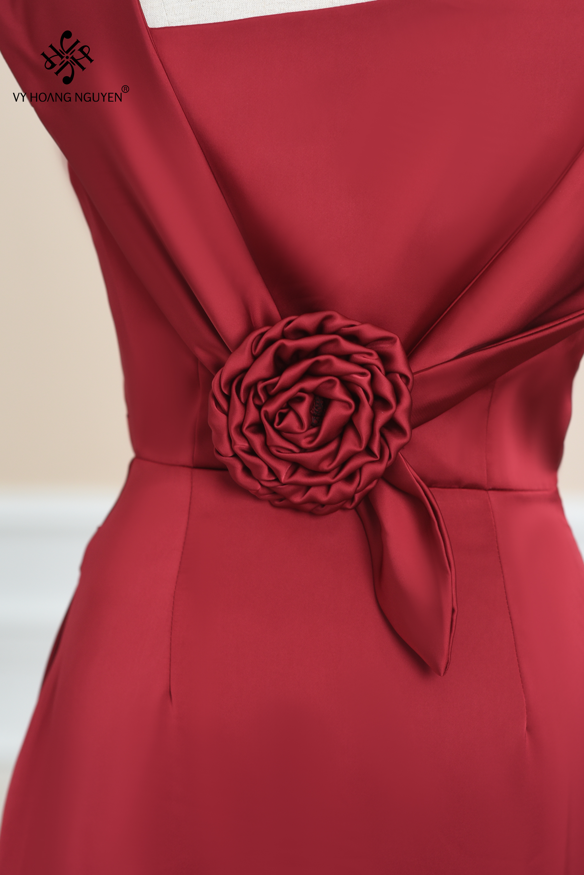 Đầm Lụa Đuôi Cá Trùm Vai Lệch_thumbnail_9