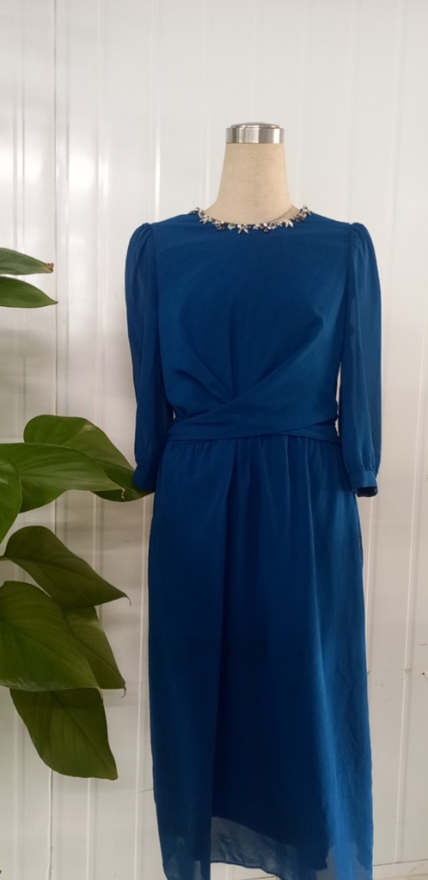 Đầm xanh tay lỡ thắt đai cổ đính trang trí_thumbnail_0