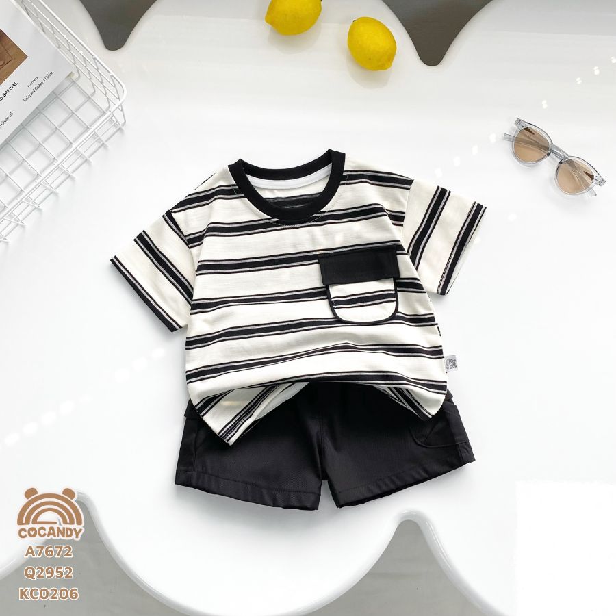 Áo cộc cổ tròn ĐEN TRẮNG kẻ ngang phối túi ngực bo tròn_thumbnail_0