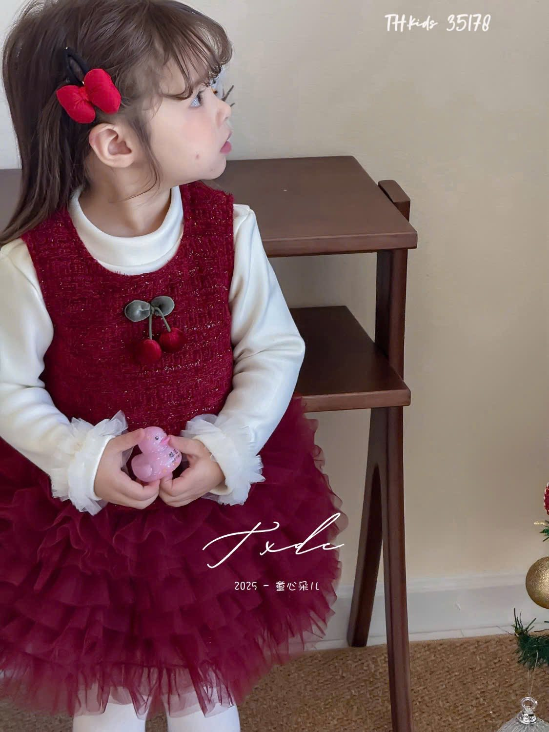 (V99) Váy dạ đỏ đính cherry kèm áo