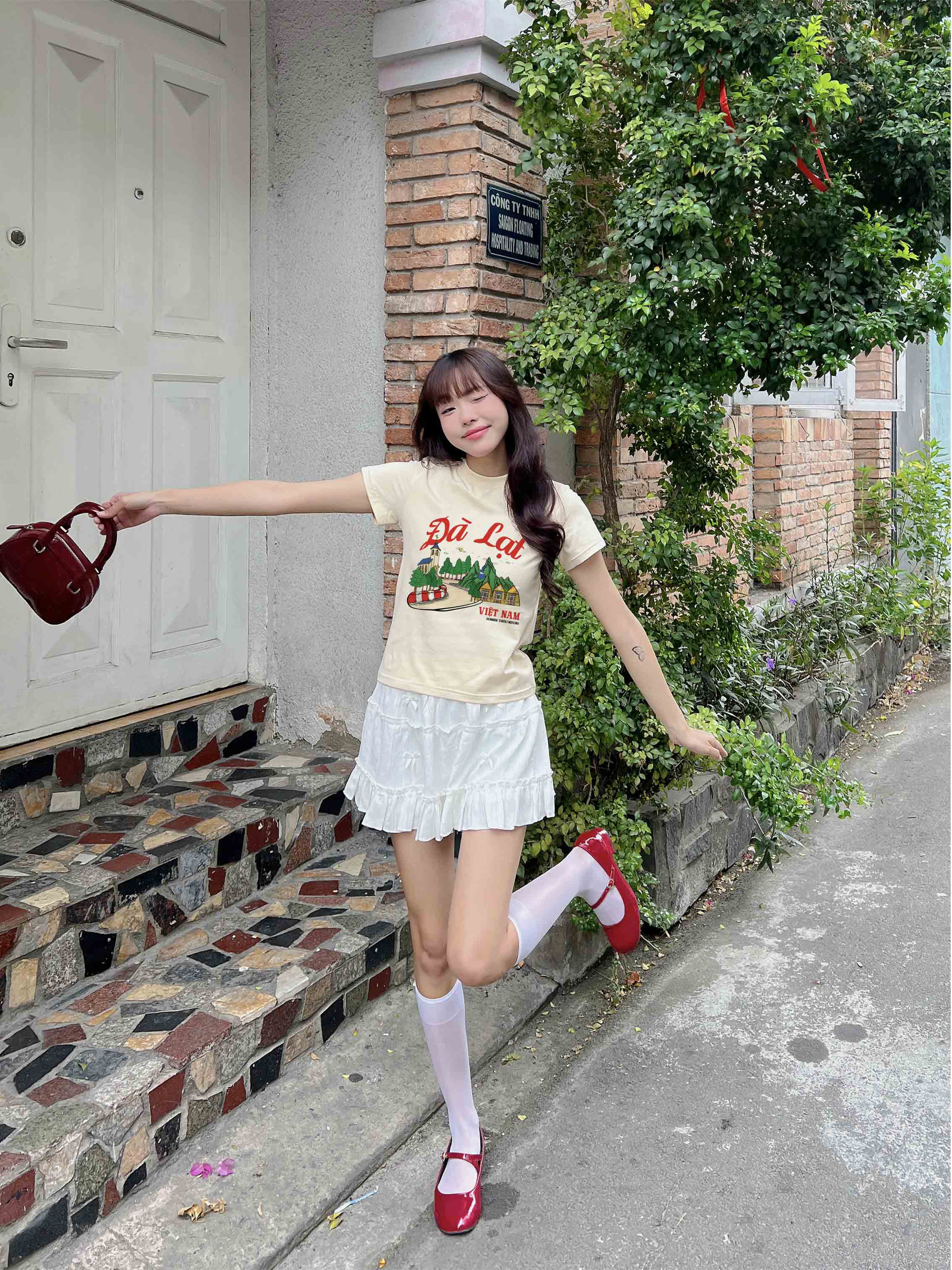 Áo thun baby tee form ôm xinh xắn ABD1279 Miucho tay ngắn cổ tròn in hình Đà Lạt_thumbnail_4