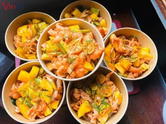 Chân gà sốt thái