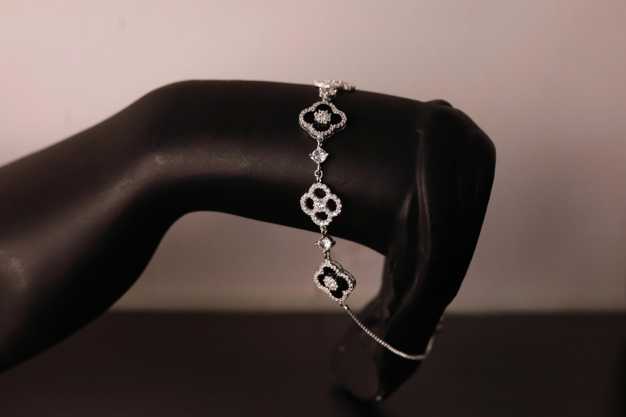 Vòng tay bạc cỏ 4 lá dây rút xi bạch kim xà cừ đen_thumbnail_3