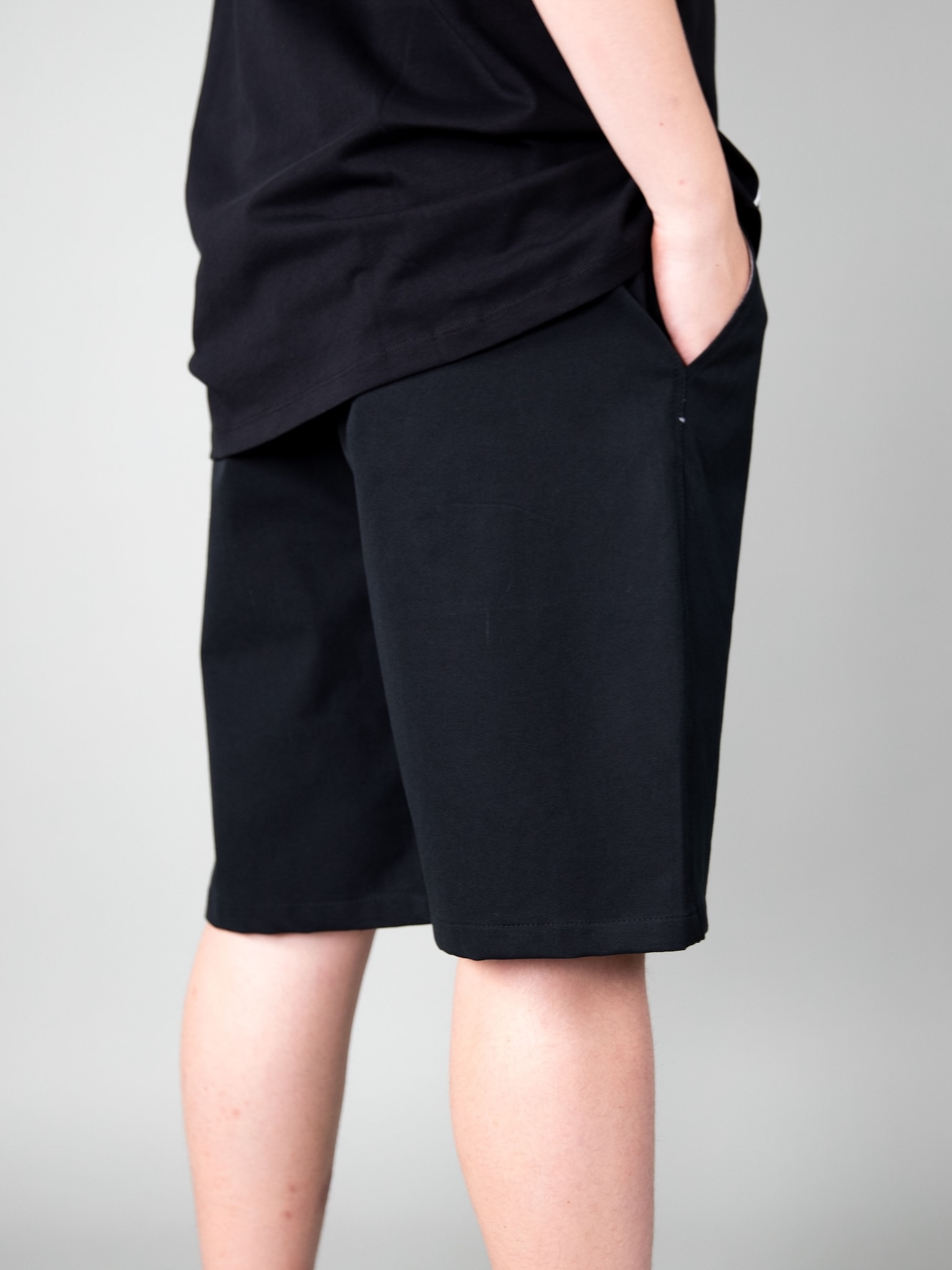 Quần short kaki màu đen túi chéo_thumbnail_4