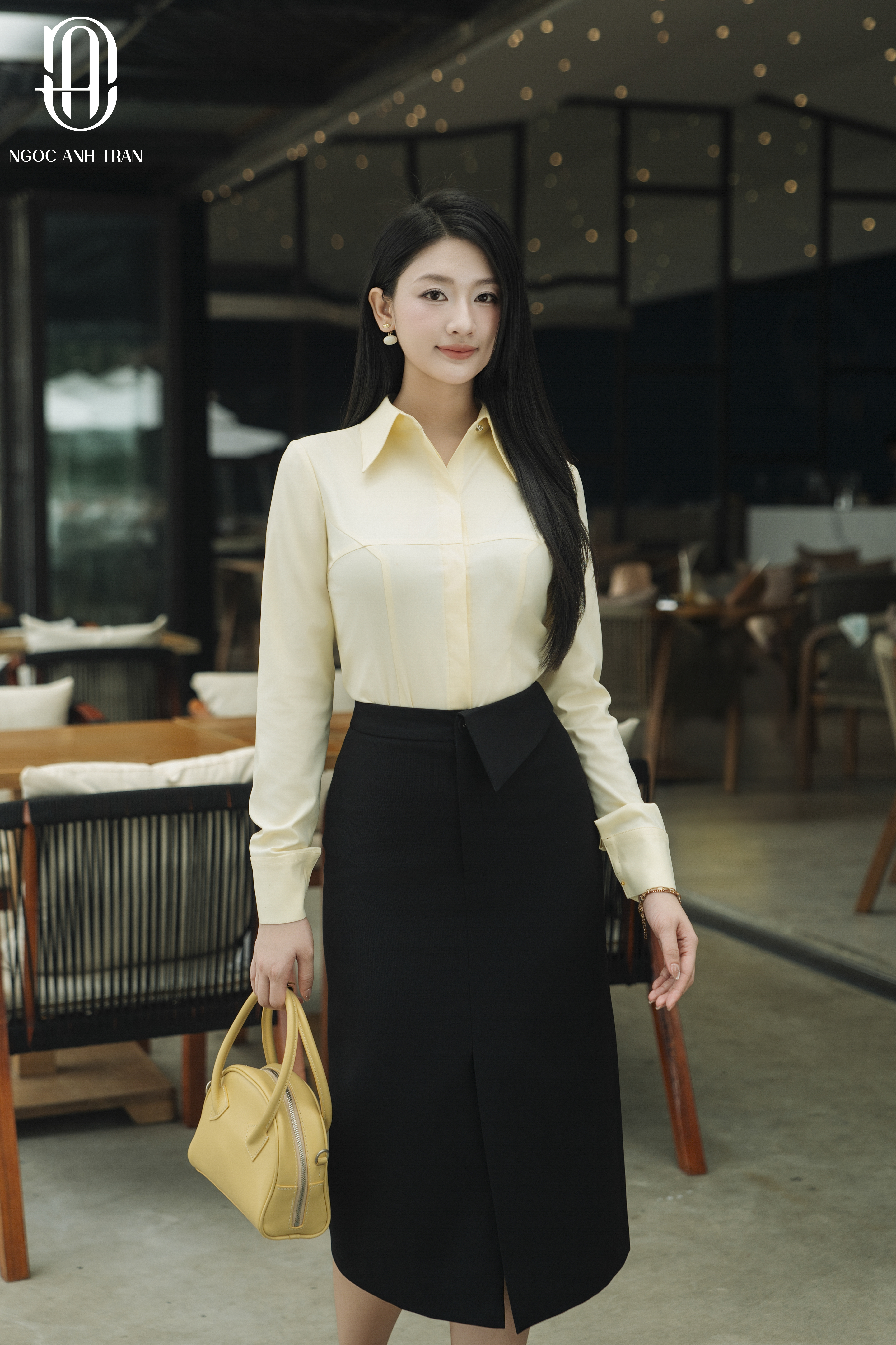 CV202 - Chân váy đen xẻ trước