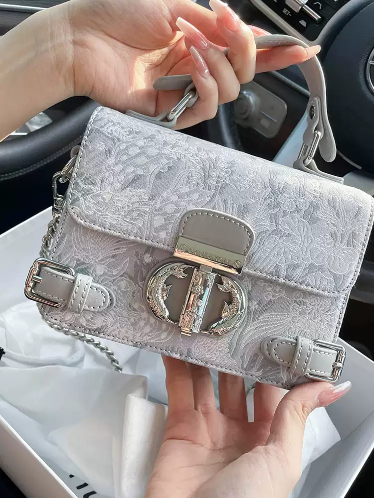 UHE Premium 2510 – Túi da thêu hoa nổi, ánh bạc | Thanh lịch – Tinh tế – Sang trọng_thumbnail_5