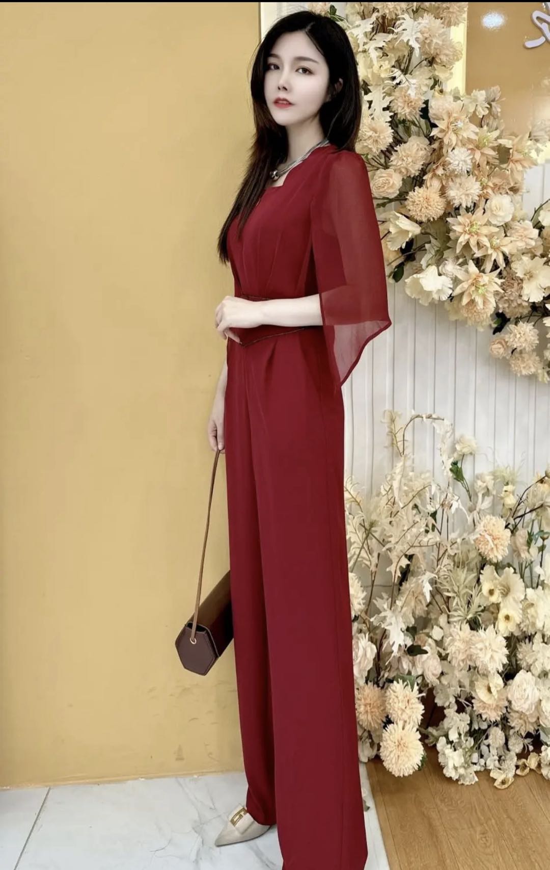 Jumpsuit thiết kế tay xẻ đính đá sang trọng_thumbnail_1