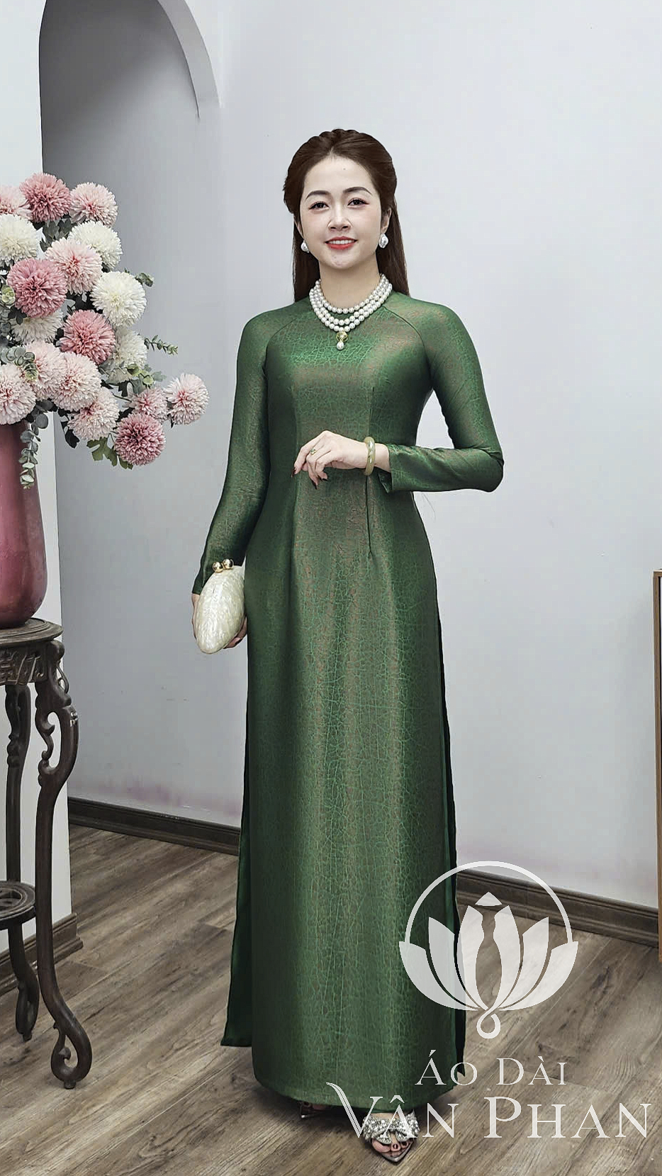 A3176 áo dài cổ khít tay đau lụa dubai sa mạc màu xanh lá cây
