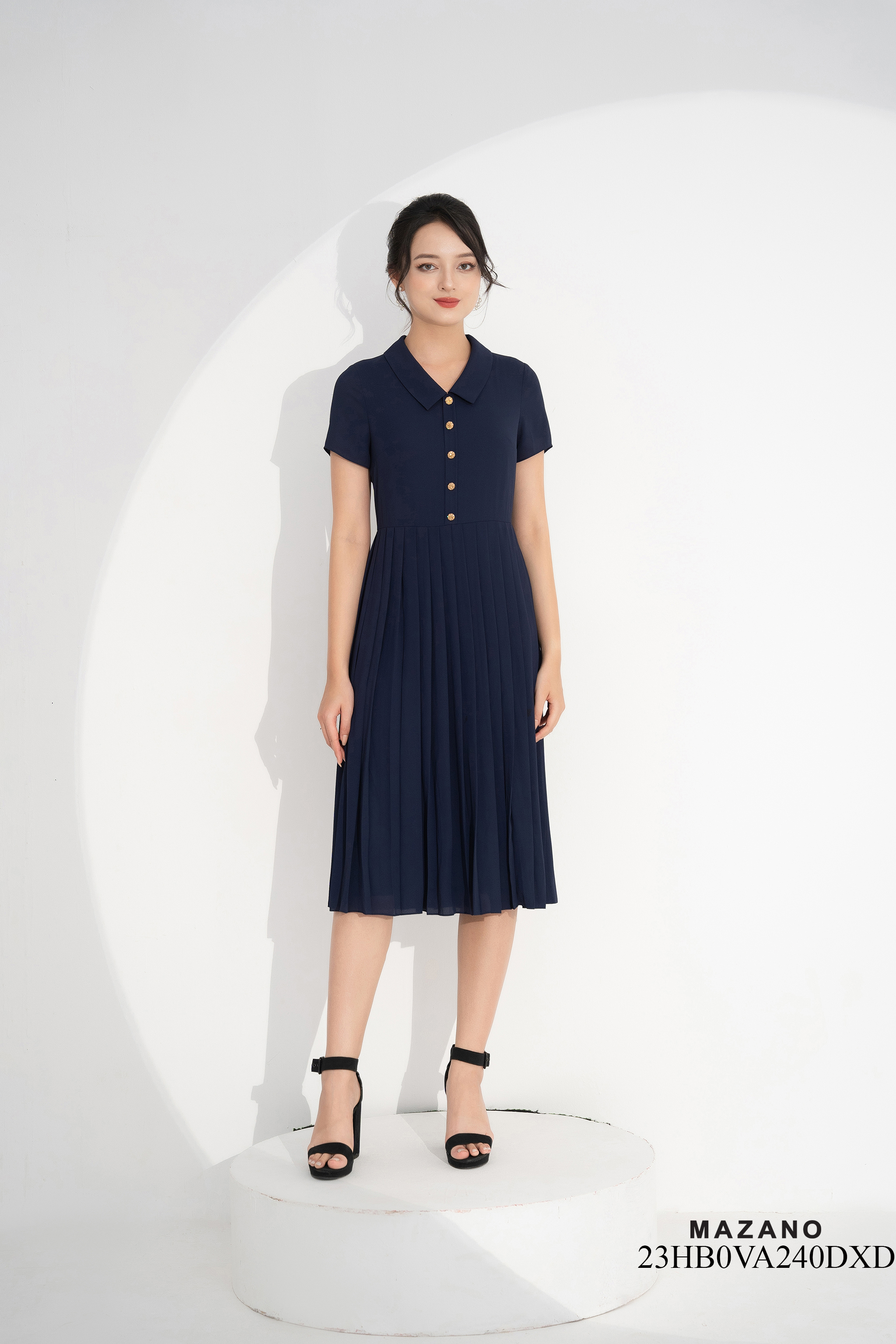 Đầm xanh suông chân dập ly_thumbnail_1