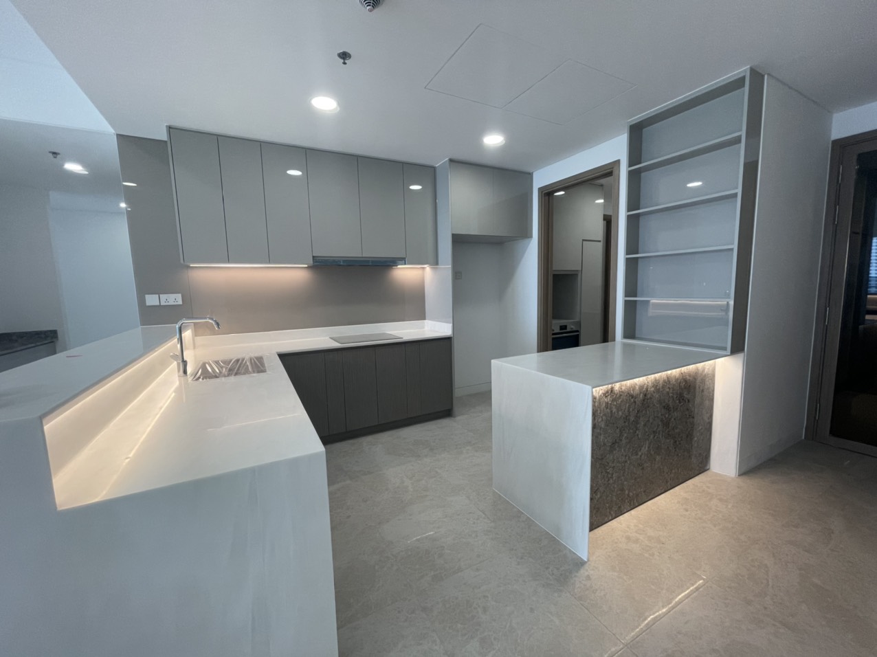 Bán siêu phẩm 4PN 202m2 tầng cao, view trực diện sông_thumbnail_1