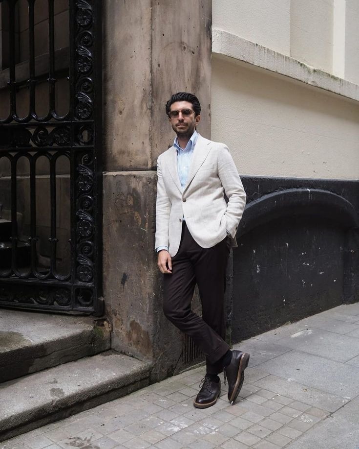Quần âu áo sơ mi đi giày gì để sang trọng, lịch lãm nhất?