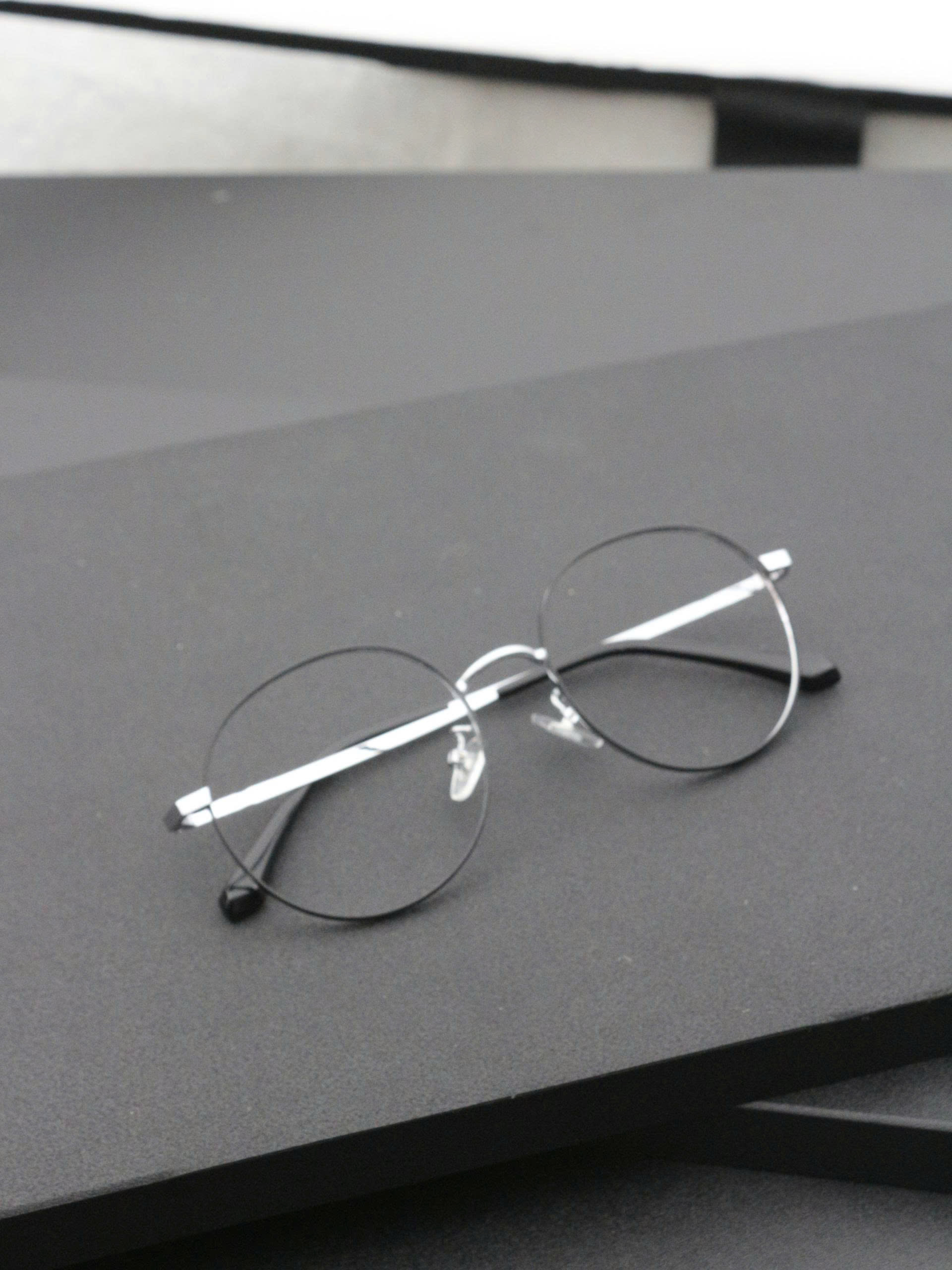 Classic Titanium Eyewear Oval Model_thumbnail_34