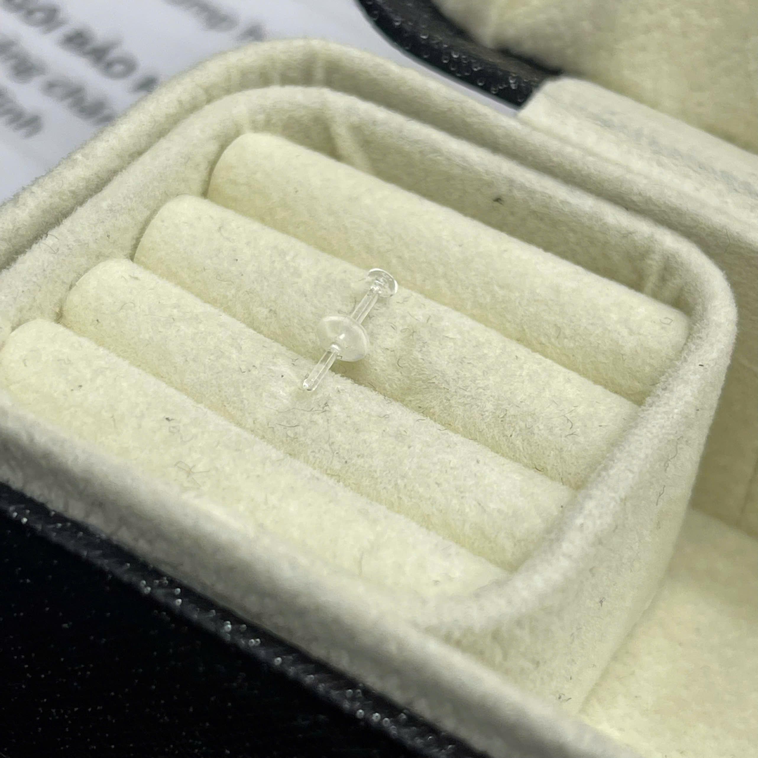 Khuyên thuỷ tinh suốt thân thẳng 8mm xỏ sụn._thumbnail_2