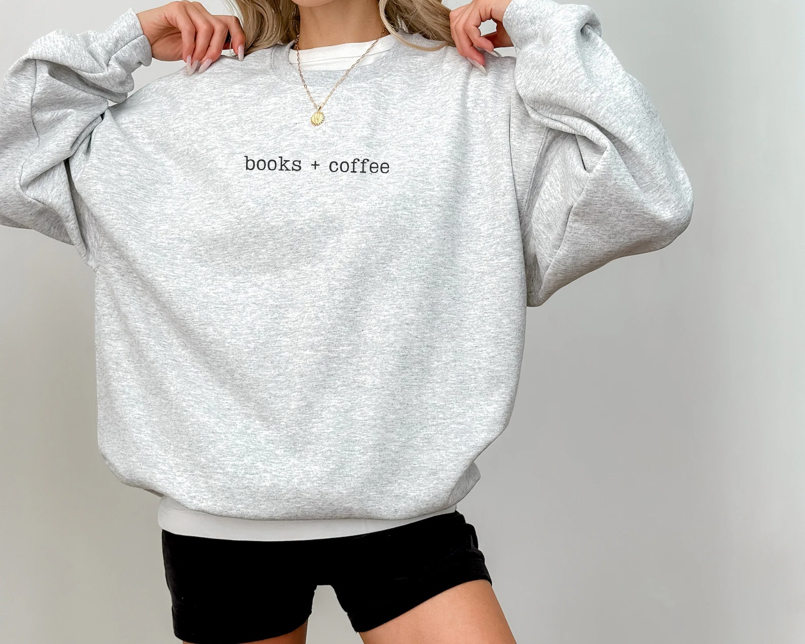 Minimalist Reader Embroidered Crewneck_thumbnail_3