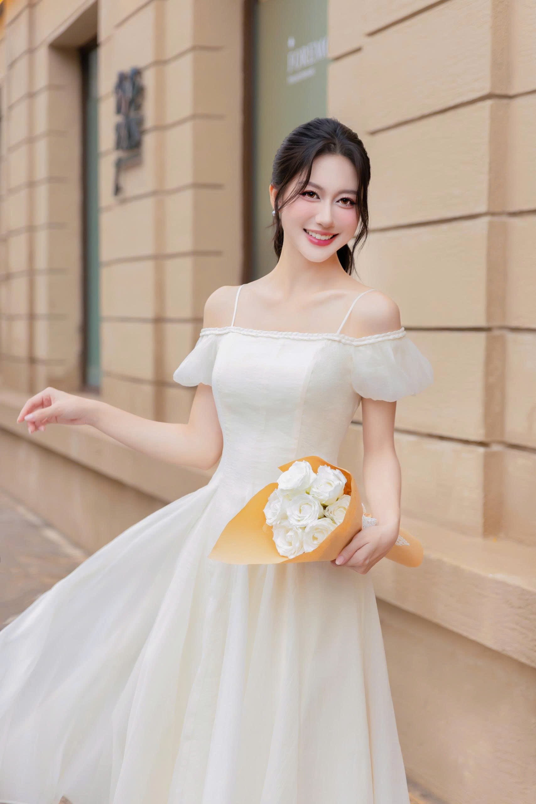 Váy 2 dây trễ vai tùng xòe