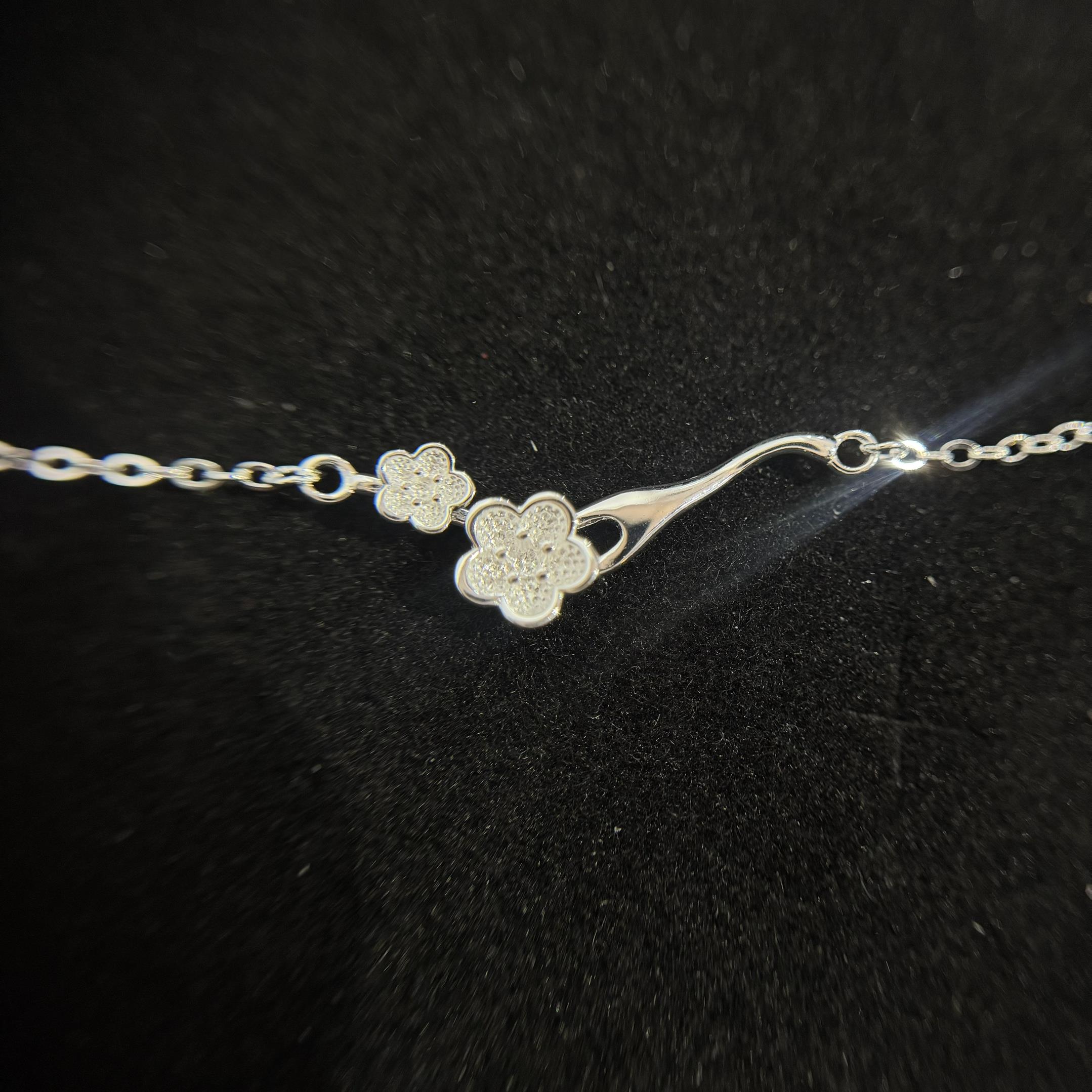 vòng tay bạc 925 cành hai bông mai trắng dây mảnh