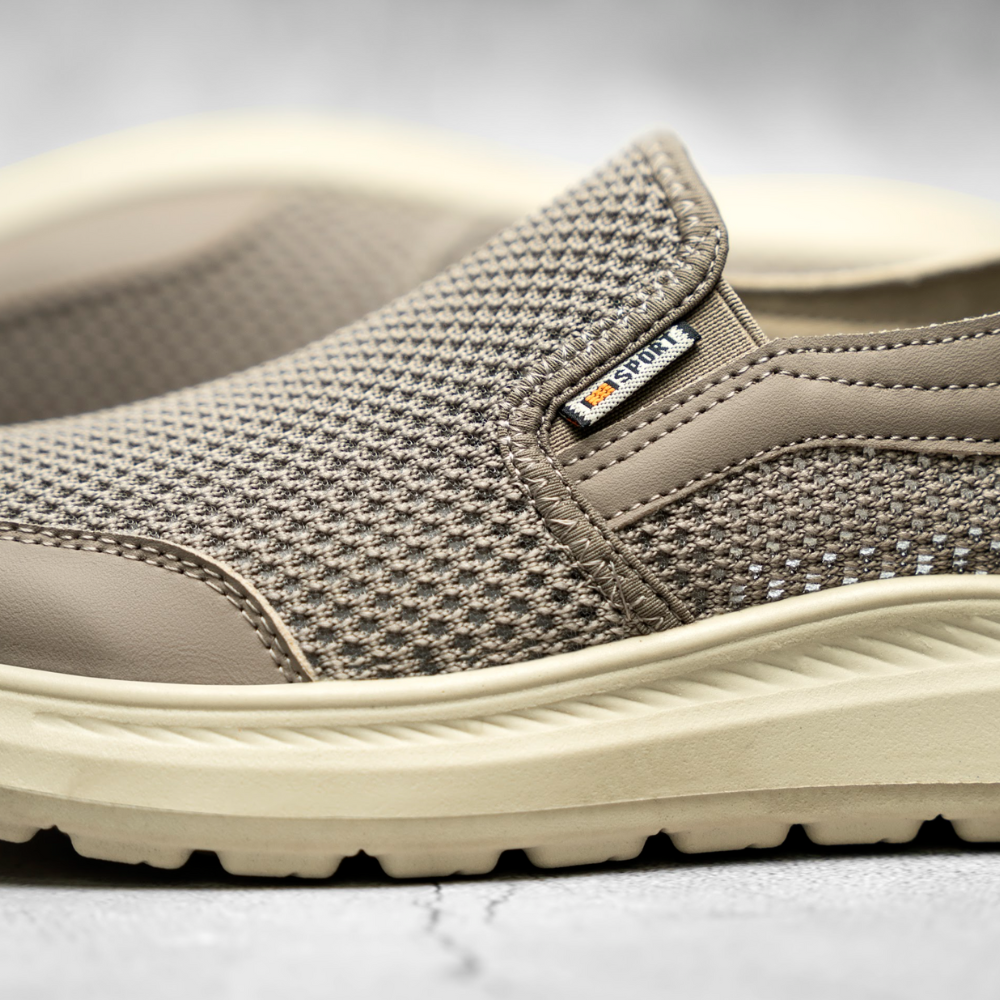 Giày lười nam hè, siêu nhẹ  CS305 (Lùi 1 size)