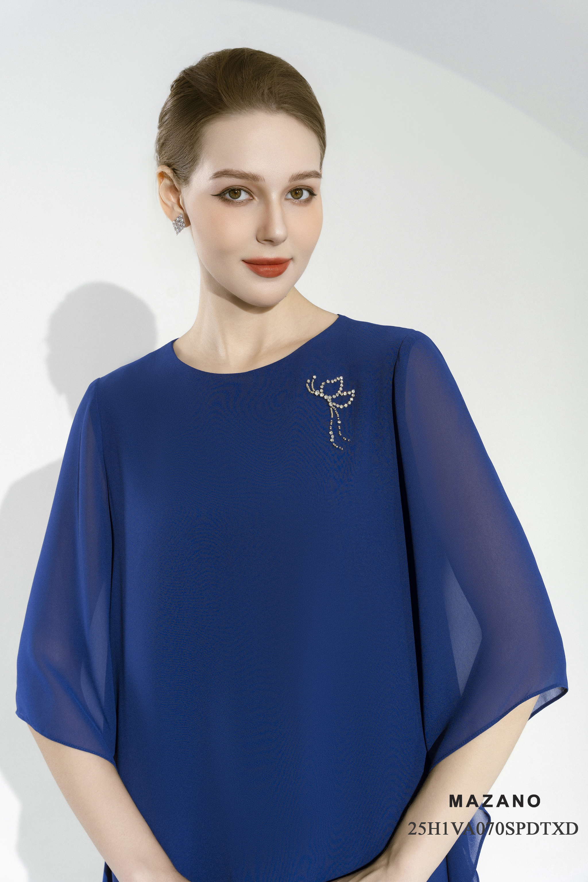 Váy Đầm suông Vải voan mỏng Đính trang trí ngực Cổ thuyền vừa Tay lỡ Dài qua gối_thumbnail_4