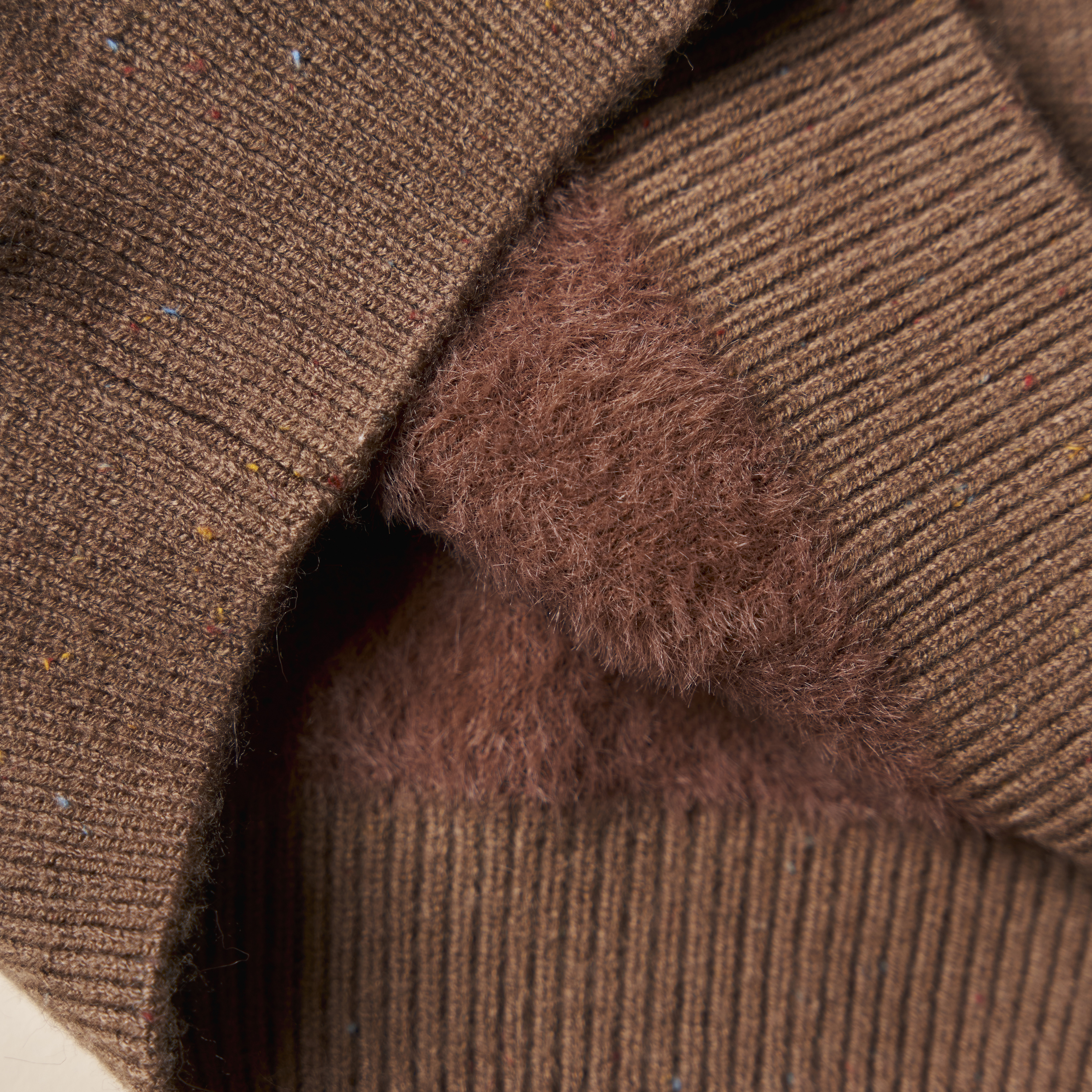 Áo len friend_thumbnail_4