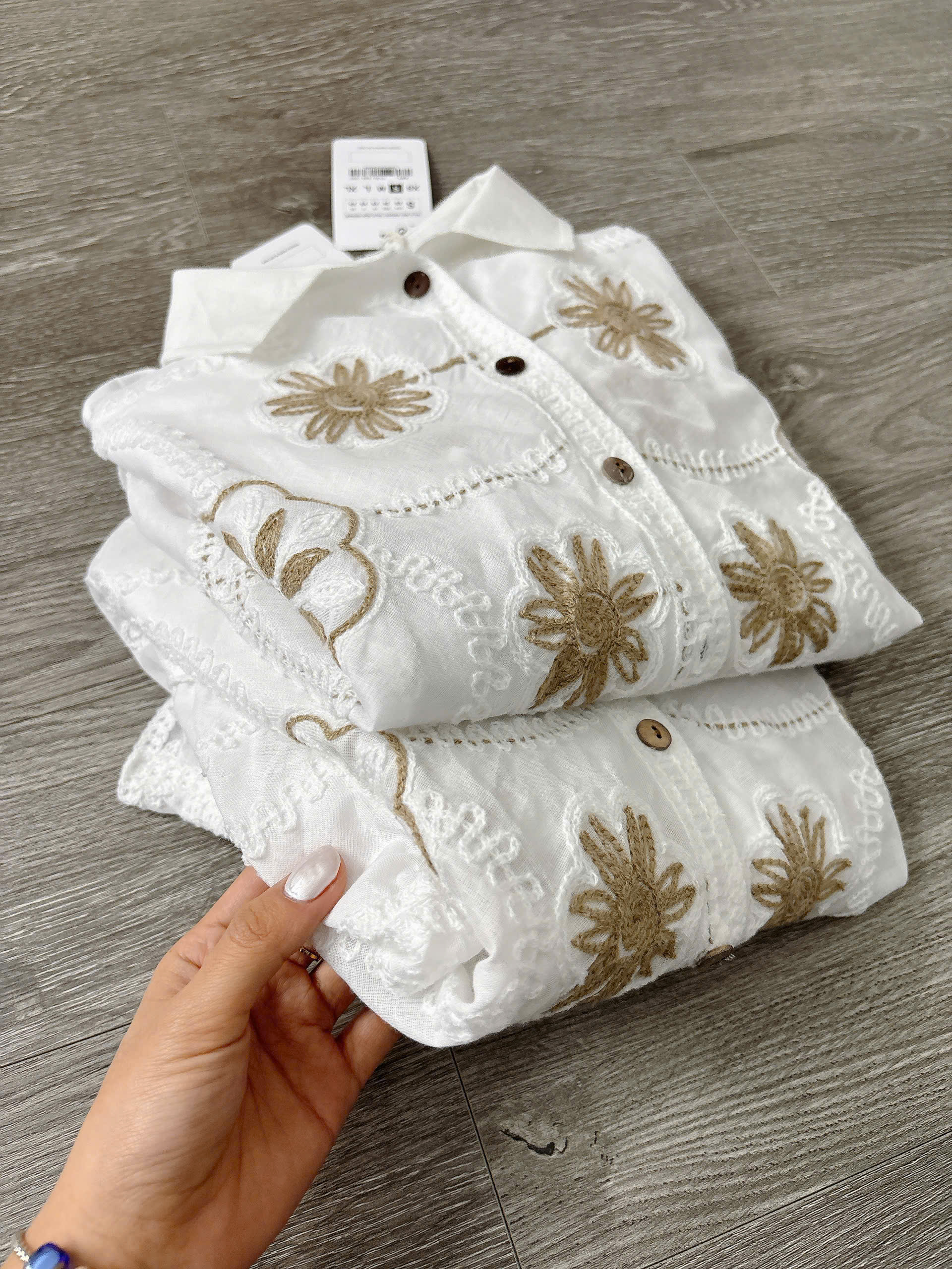 H73 ÁO SOMI TRẮNG THÊU HOA_thumbnail_12