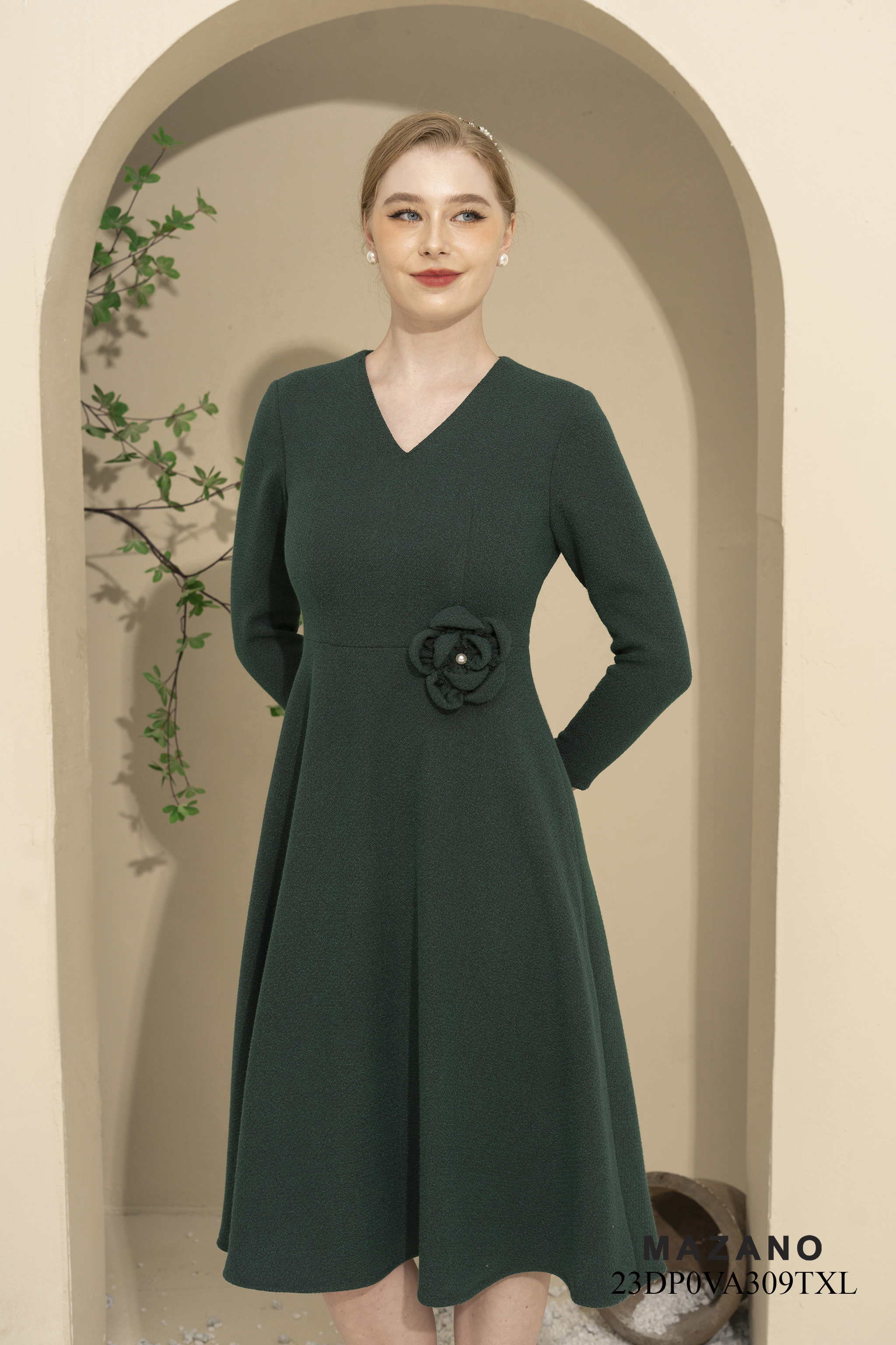 Váy Đầm ôm chân rủ Vải dạ xốp Trang trí hoa eo Cổ V Tay dài Dài đến bắp chân_thumbnail_2