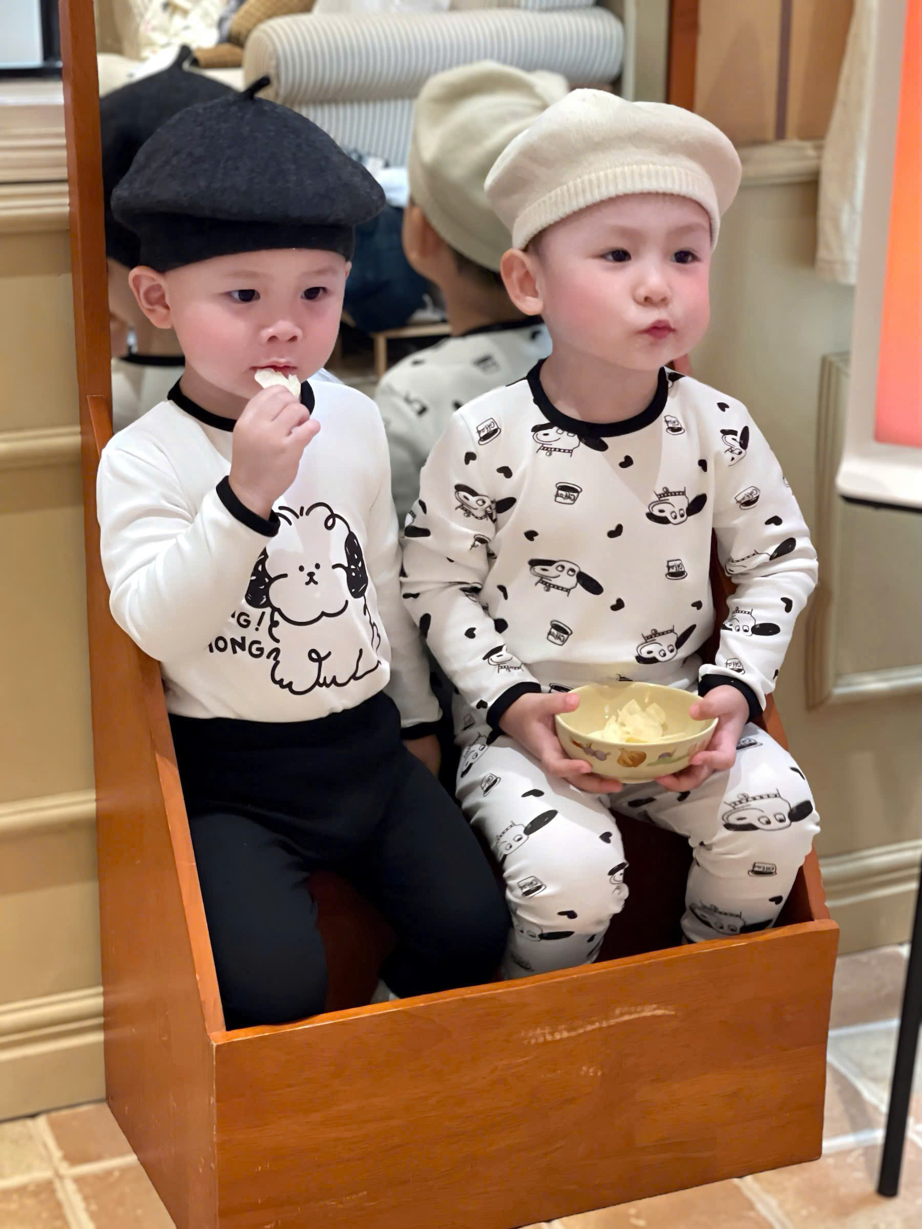 D62 SET 2 BỘ DÀI CHÓ VÀ TIM ĐEN- A100.236