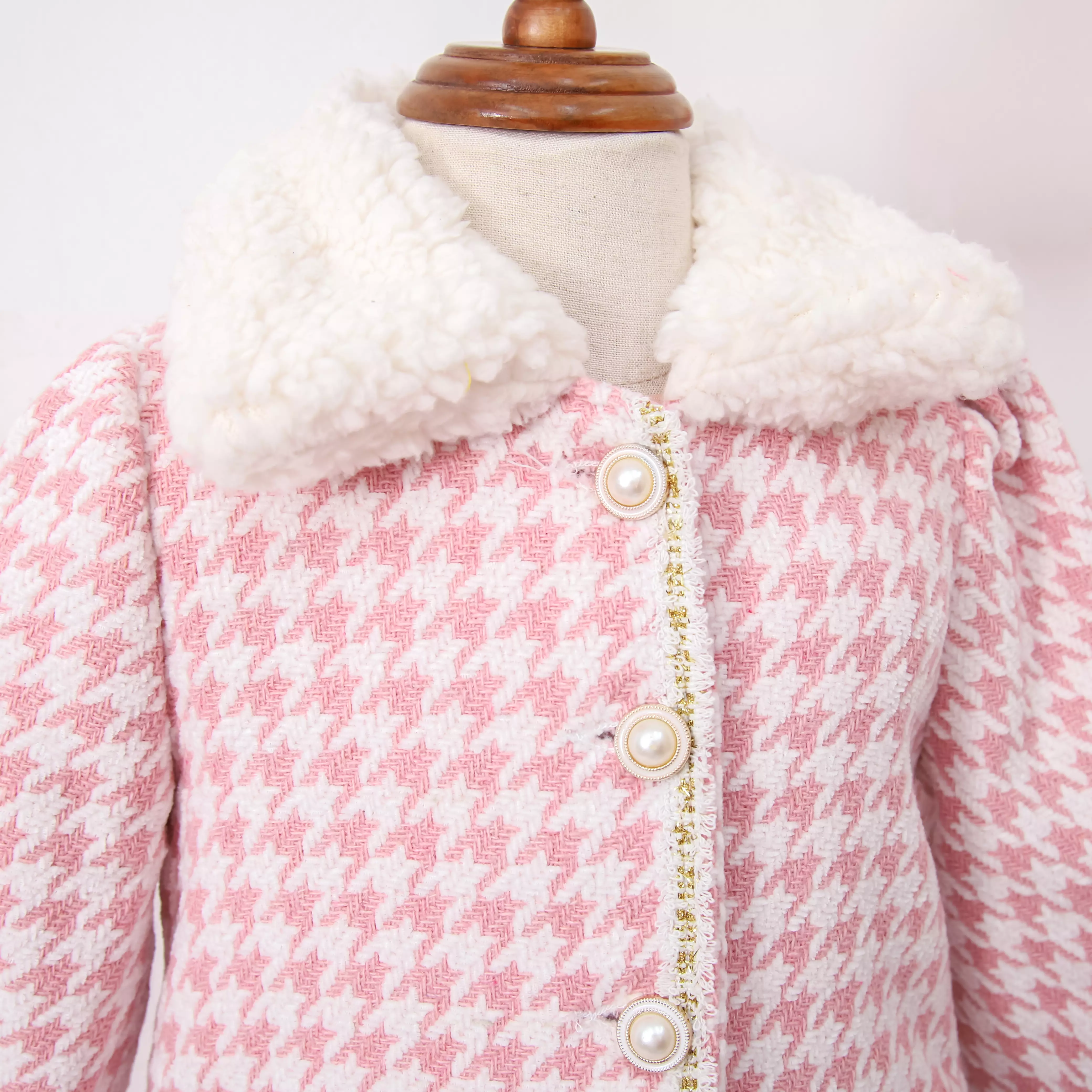 Áo khoác phối viền cổ lông_thumbnail_3