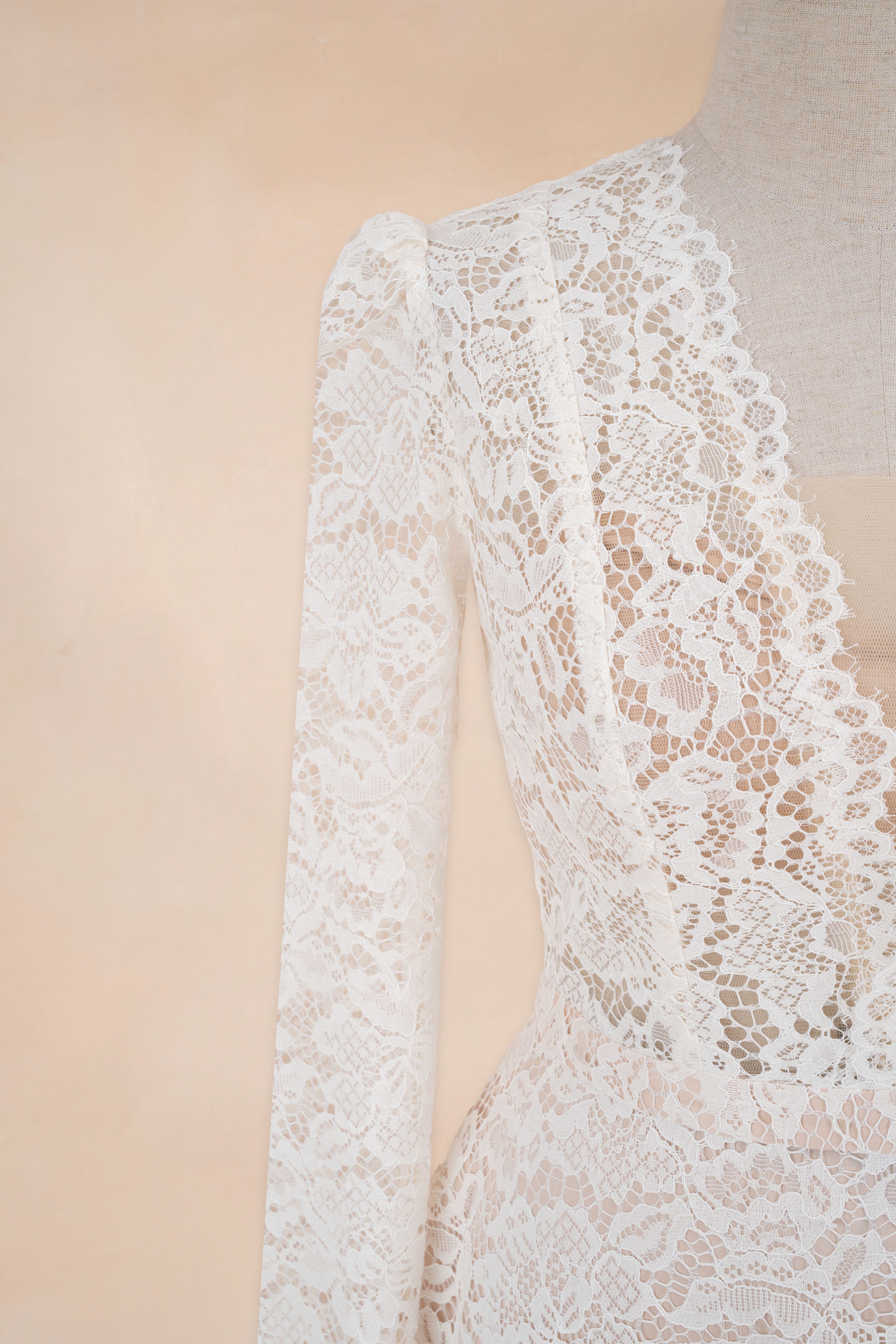 Đầm Xoè Ren Cổ V Phối Lưới Cổ_thumbnail_3