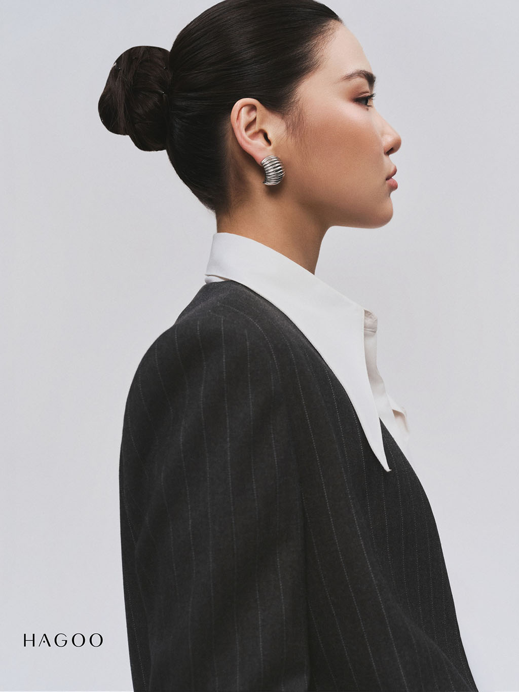 Blazer không ve là một trong những kiểu dáng được yêu thích bởi tính ứng dụng cao