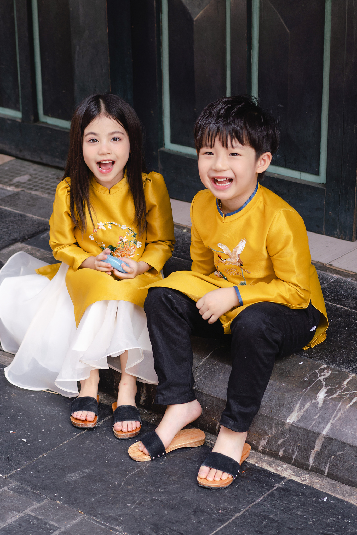 Áo dài bé thêu Sen hạc_thumbnail_4