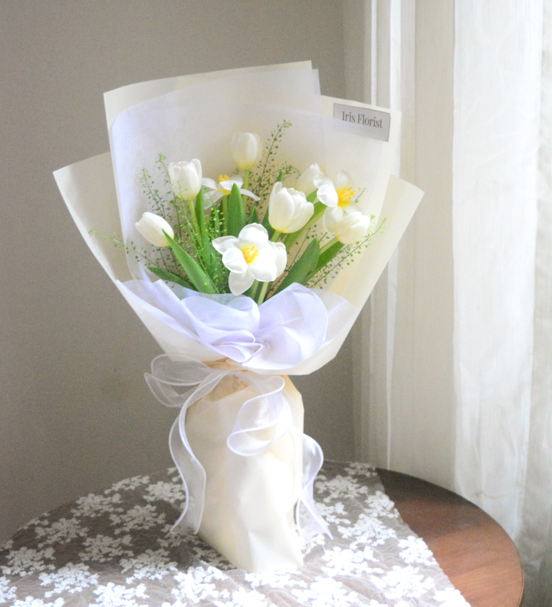 Tulip Trắng - Size M (10B) - Giấy cam nhạt_thumbnail_0