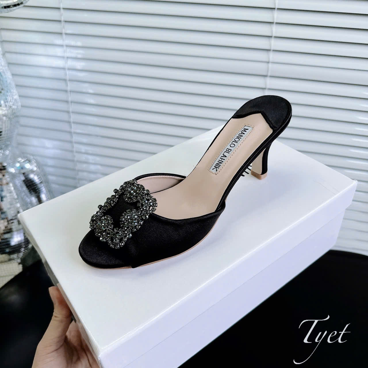 💘💘💘 Guốc lụa manolo