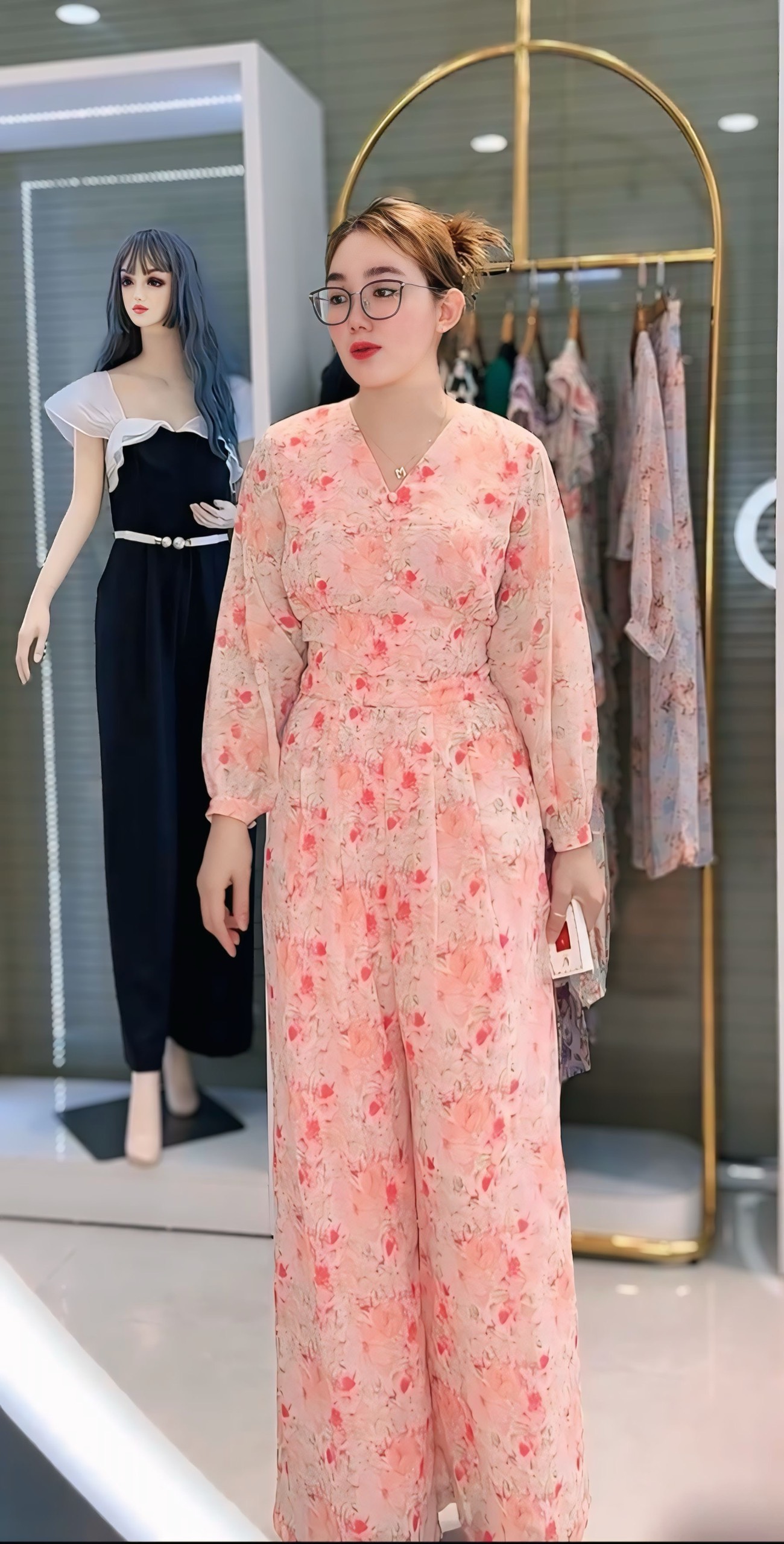 Set bộ áo croptop quần ống rộng họa tiết xinh