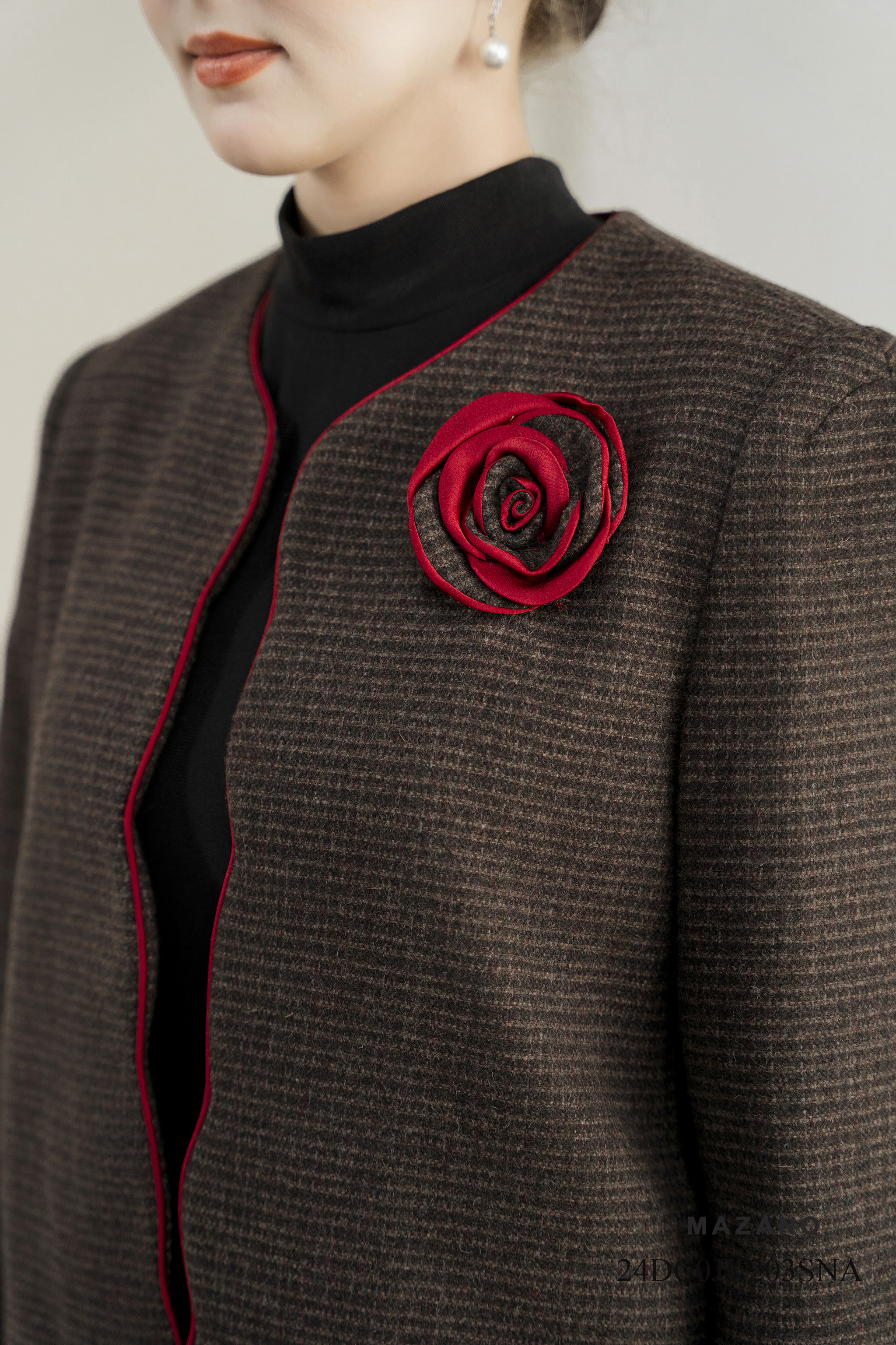 Áo khoác ngắn Vải dạ lông cừu Đính hoa thủ công Cổ trònTay dài Dài qua eo_thumbnail_5