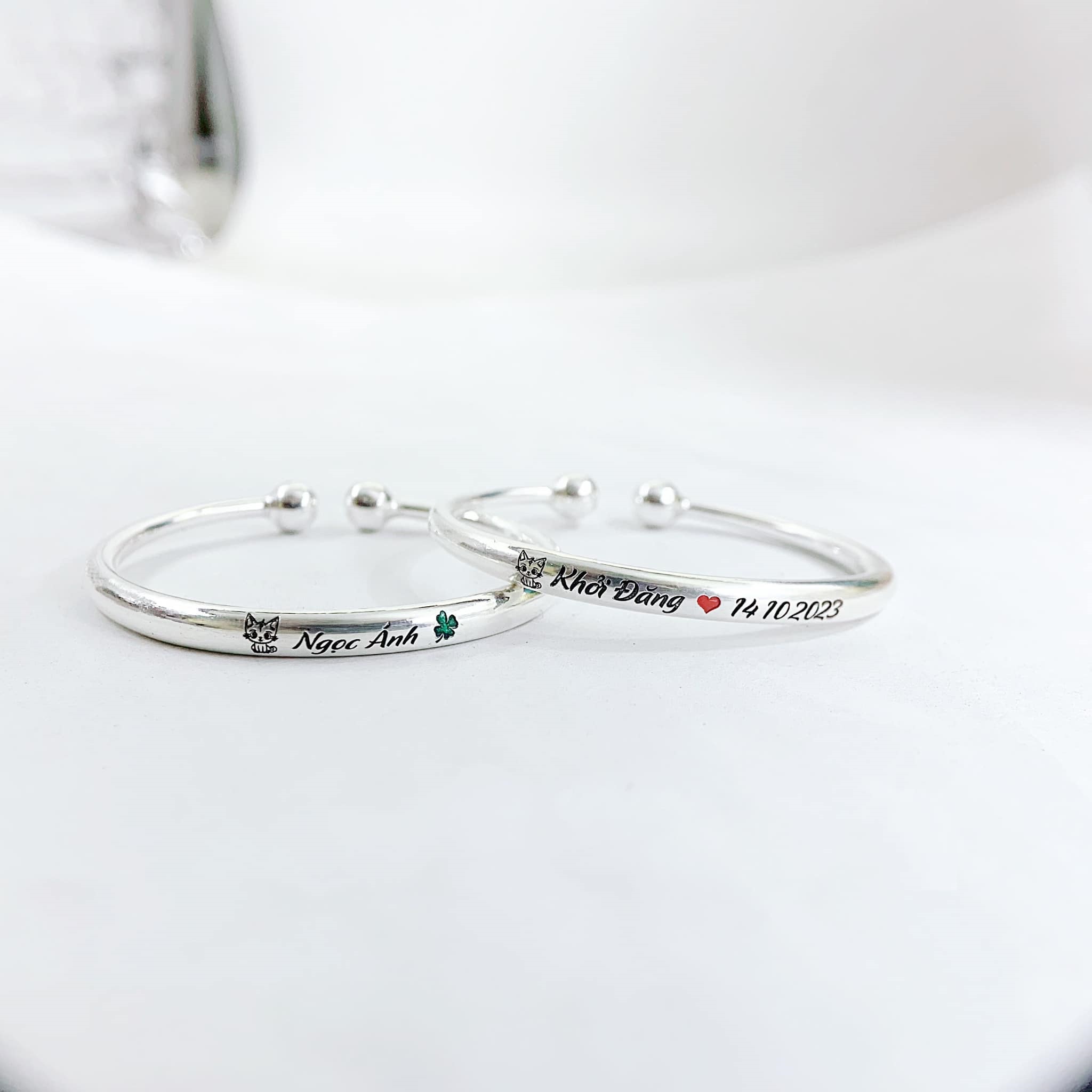 B62 - Lắc tay cho bé vòng cua khắc tên theo yêu cầu