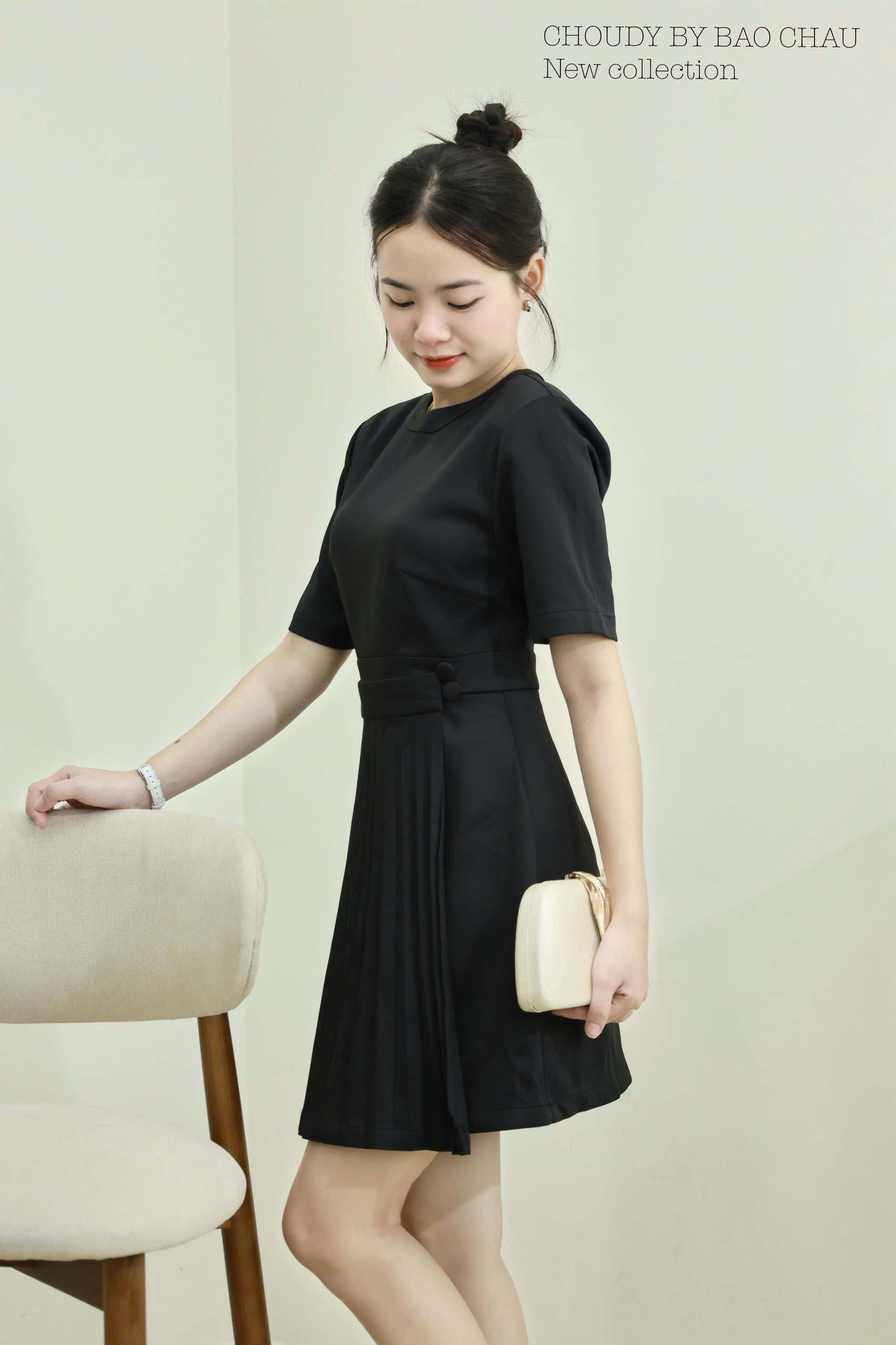 SALE D128 ĐẦM ĐEN XẾP LY_thumbnail_7