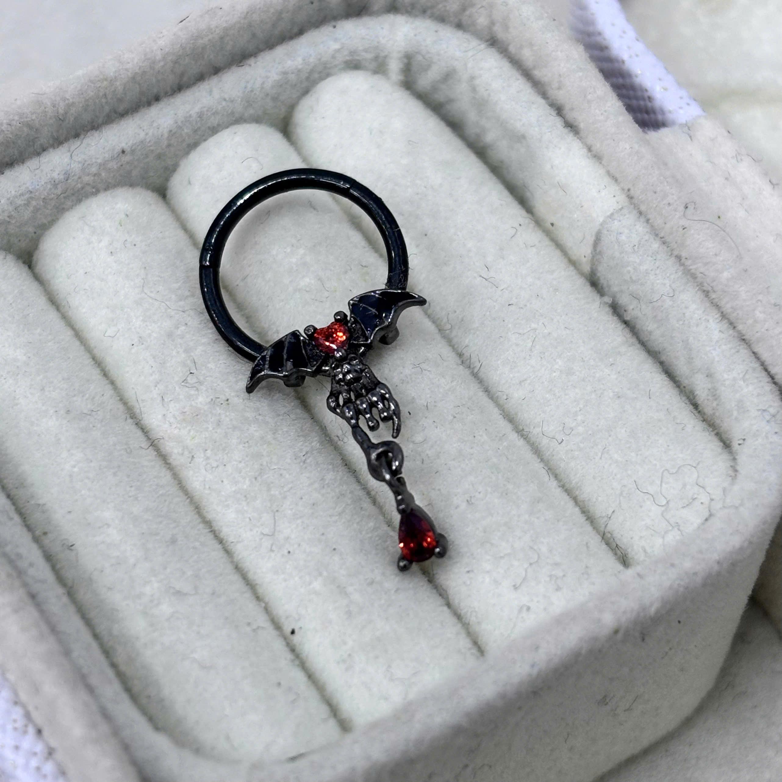 Daith dơi đen rơi đá đỏ