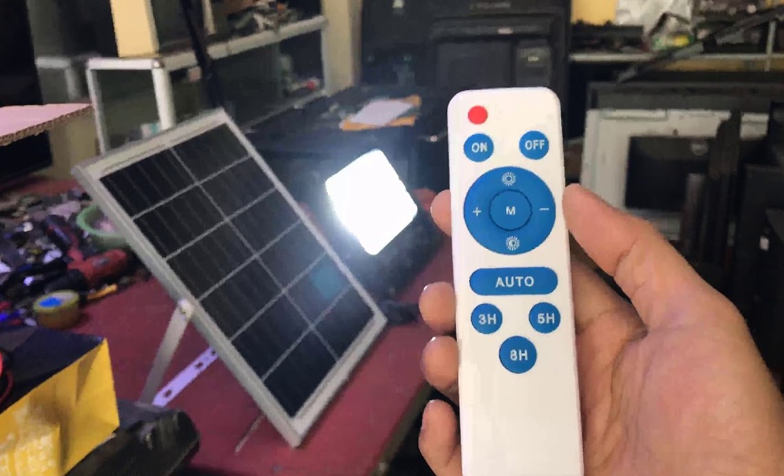 Hướng dẫn cách sử dụng remote đèn năng lượng mặt trời chi tiết