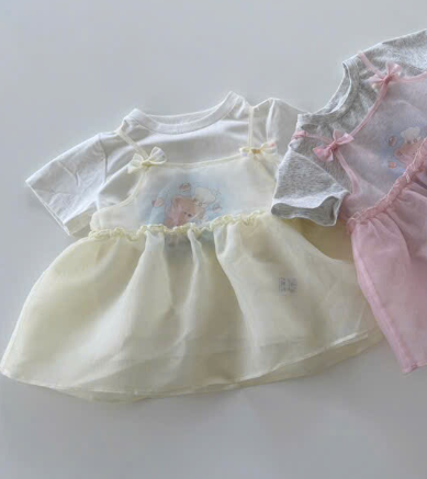 CX111 - Áo thun cộc tay hoạ tiết gấu mix áo 2 dây voan màu vàng hãng CX7