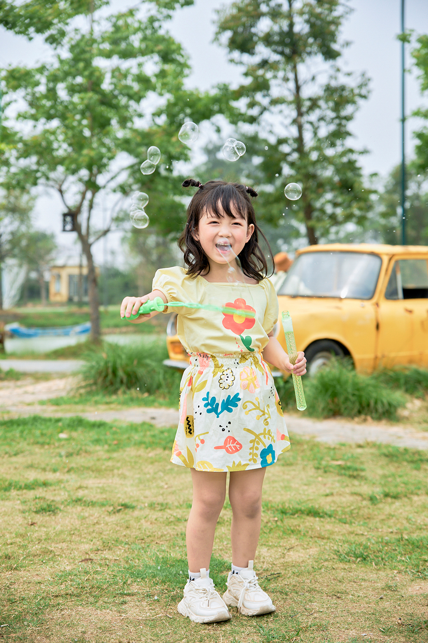 Set áo thun in hình kèm chân váy thô hoa_thumbnail_1