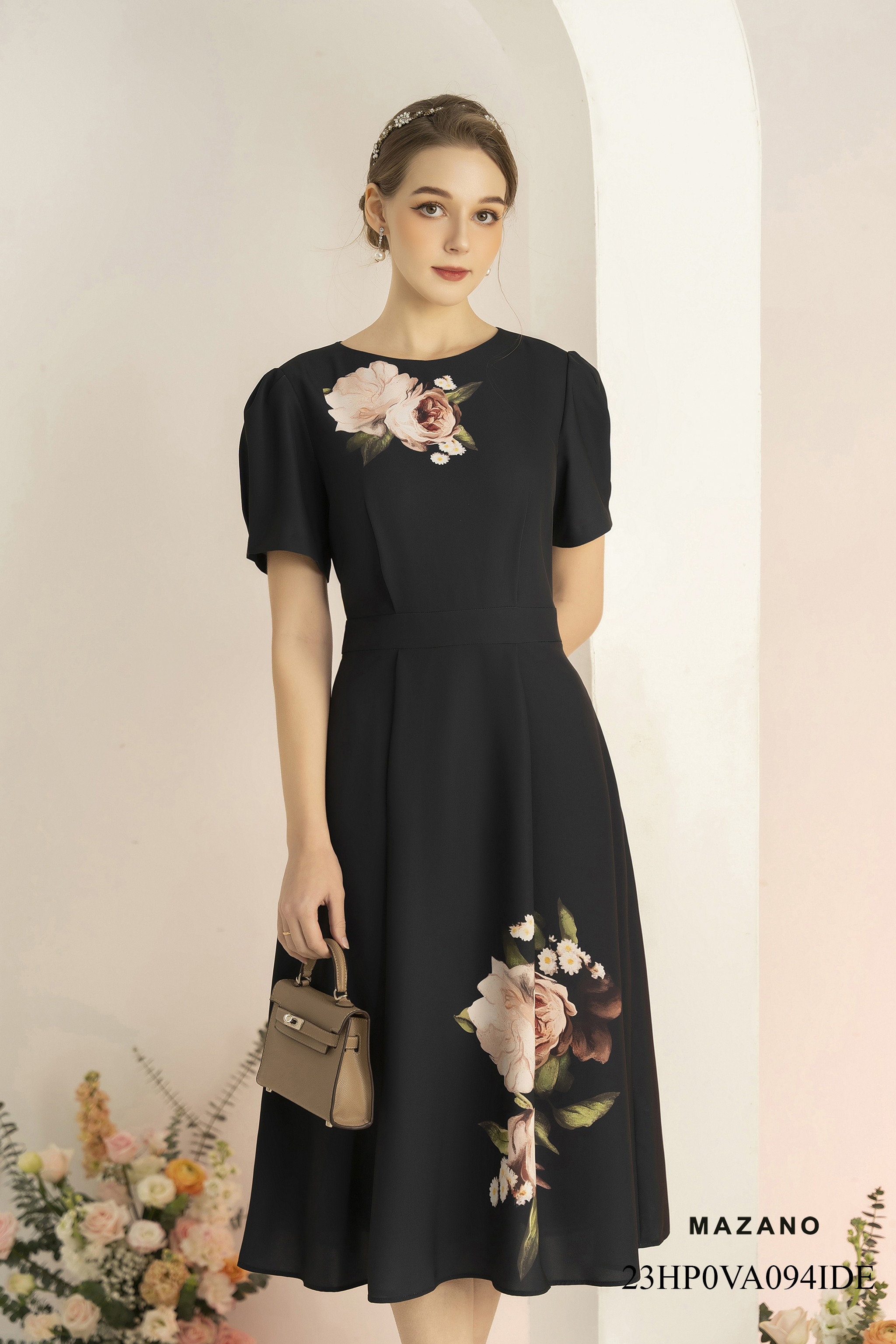 Đầm ôm che eo chân xòe nhẹ in họa tiết hoa nghệ thuật_thumbnail_3