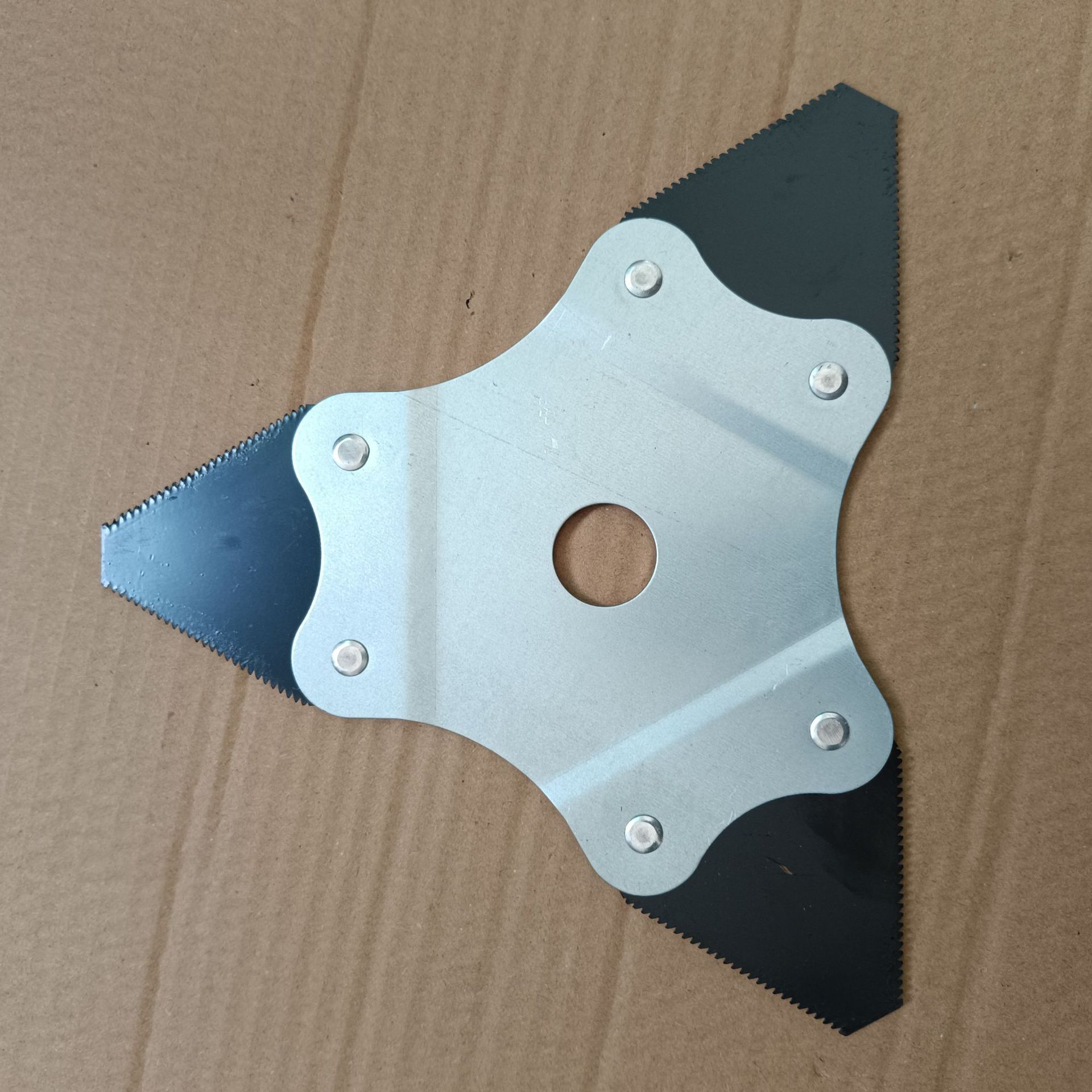 LƯỠI CẮT CỎ 3 CÁNH SIÊU BÉN CÓ RĂNG CƯA_thumbnail_3