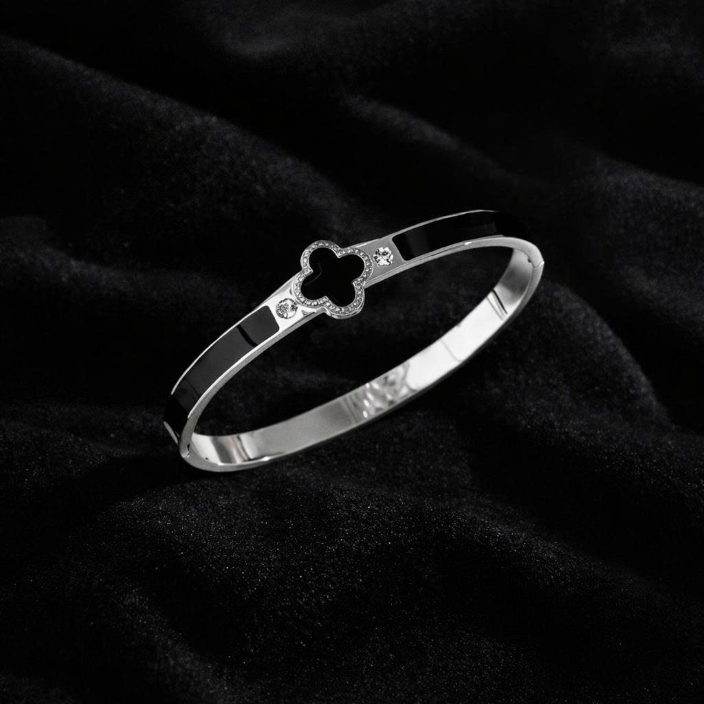 Vòng tay cuff vancleef đen