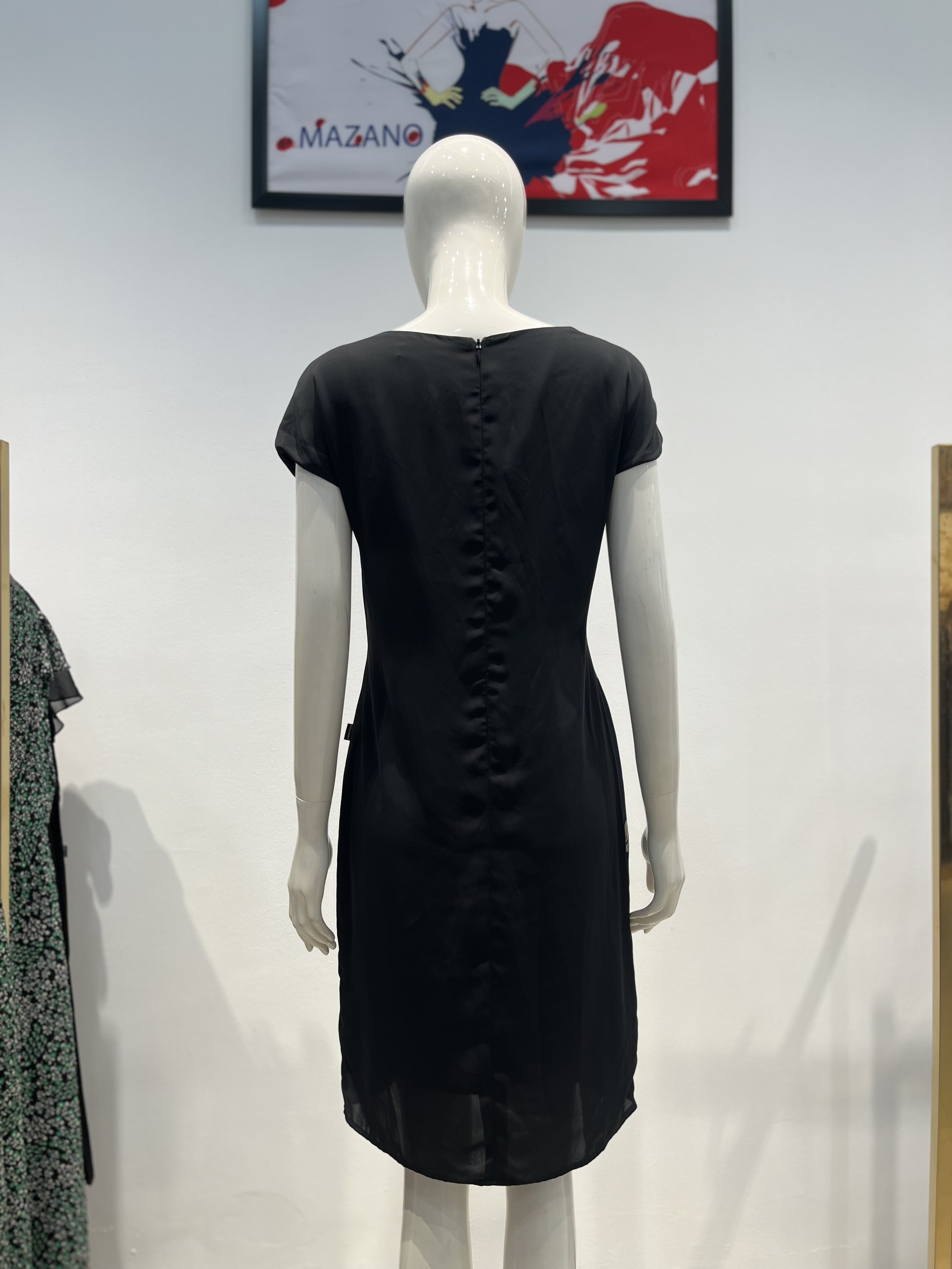 Váy họa tiết thắt đai cách điệu